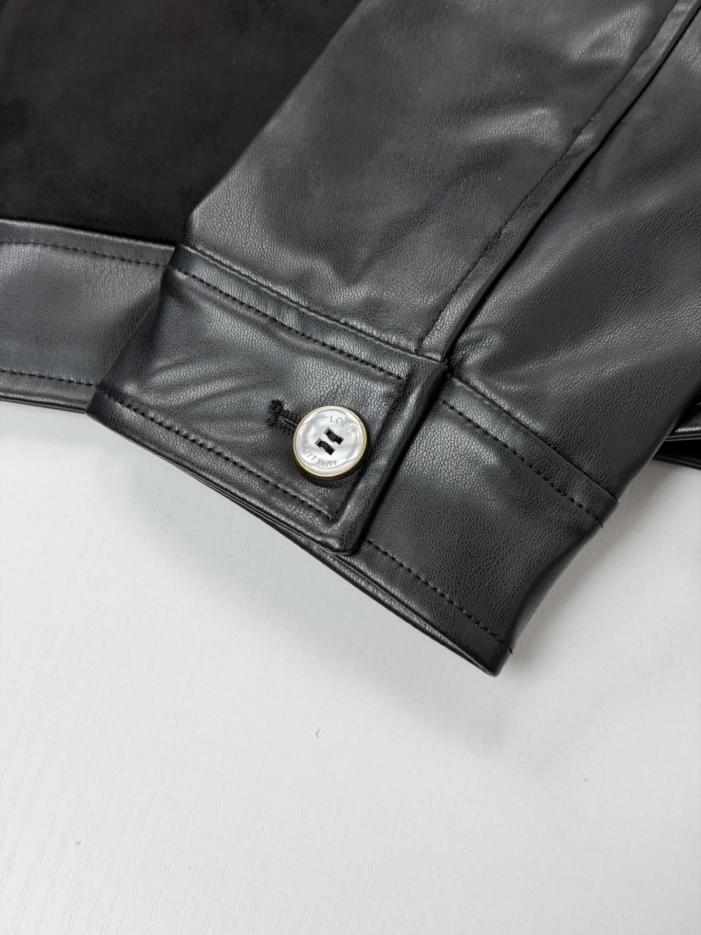 Men's Jackets And Down Jackets LOUIS VUITTON 17993285