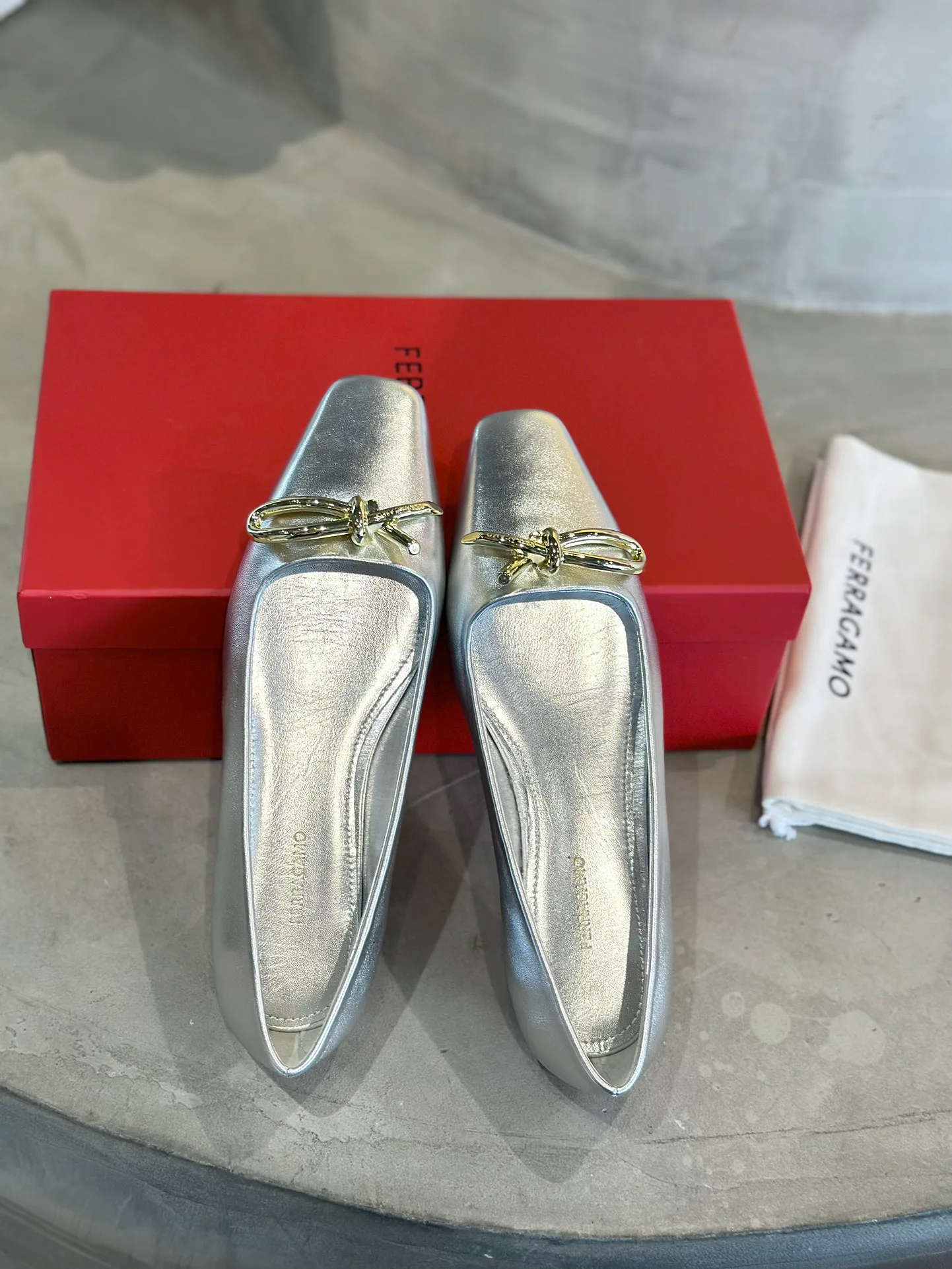 Women's Ballet Flats SALVATORE FERRAGAMO 17837962