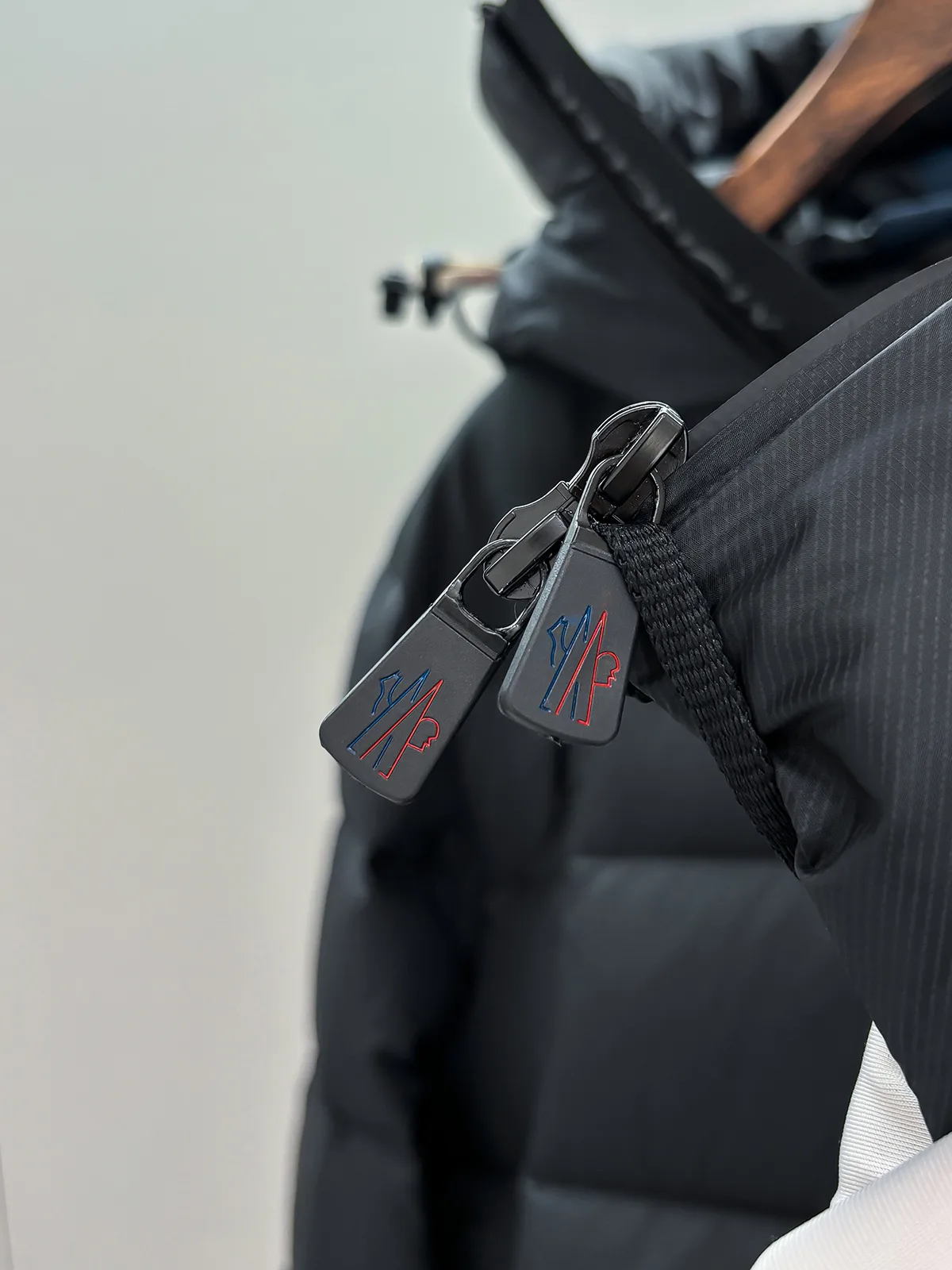 Men's Jackets And Down Jackets MONCLER 18295894