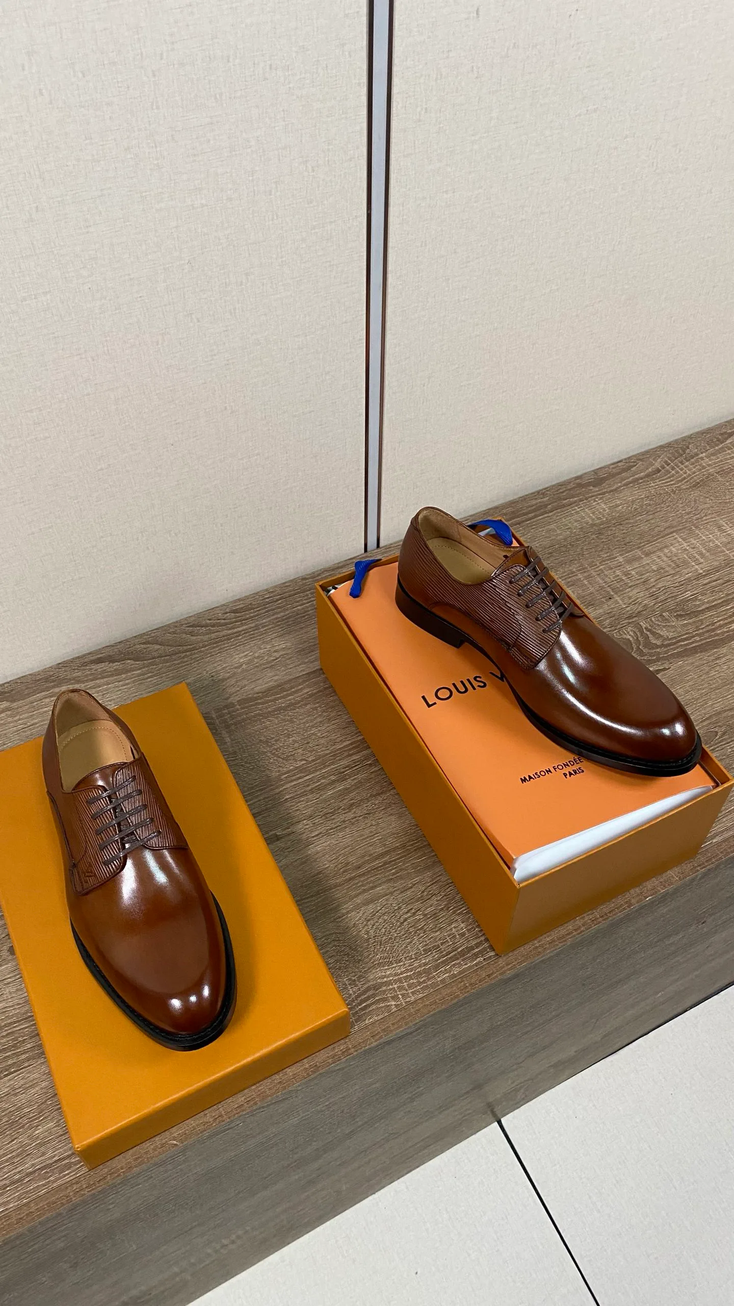 Men's Loafers And Dress Shoes LOUIS VUITTON 18078680
