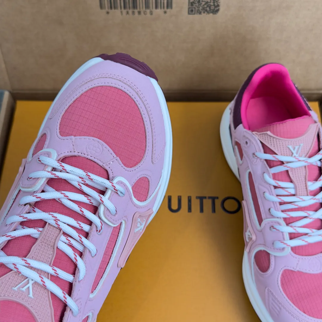 Women's Sneakers LOUIS VUITTON 18463939