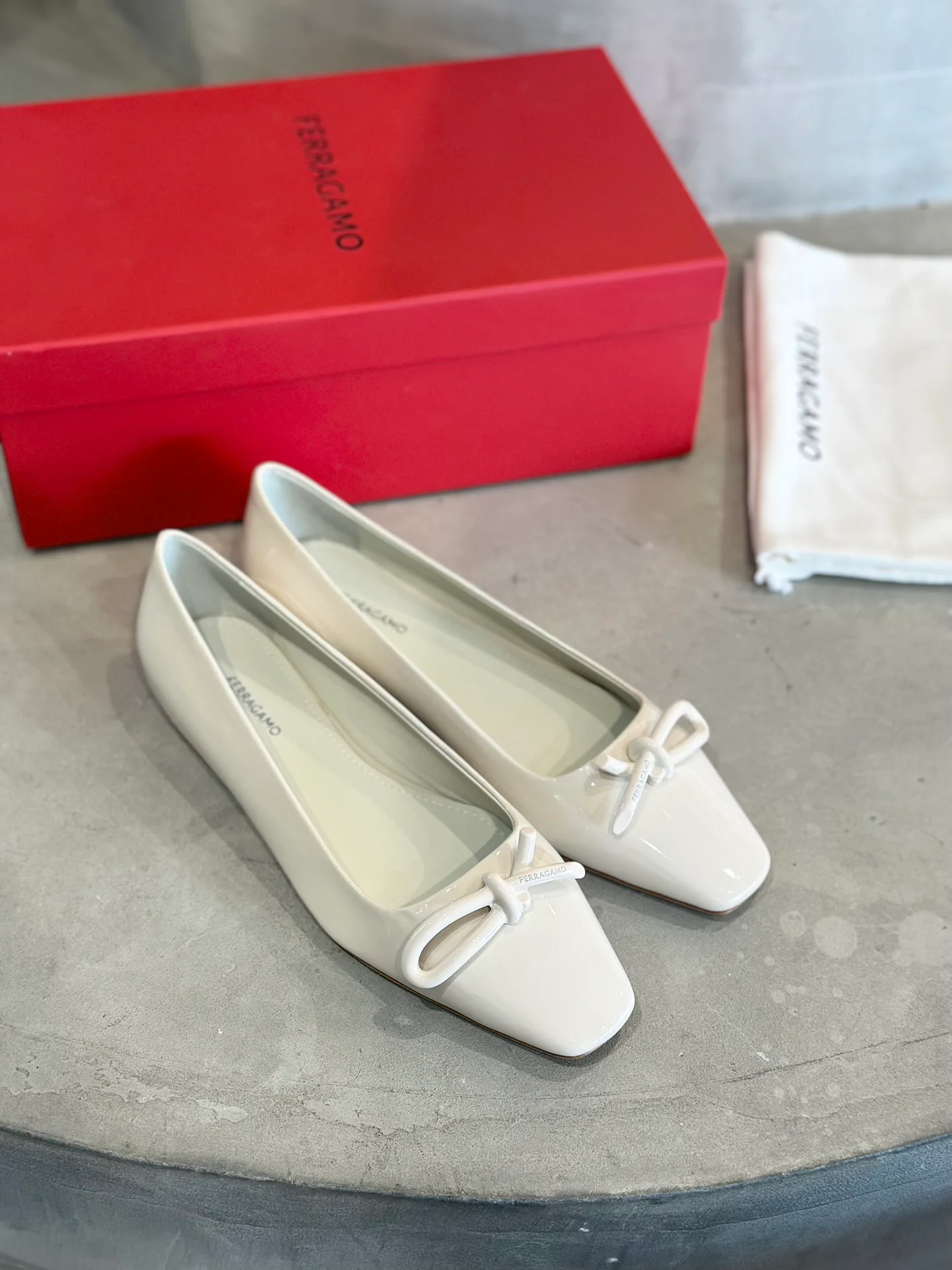 Women's Ballet Flats SALVATORE FERRAGAMO 18340745