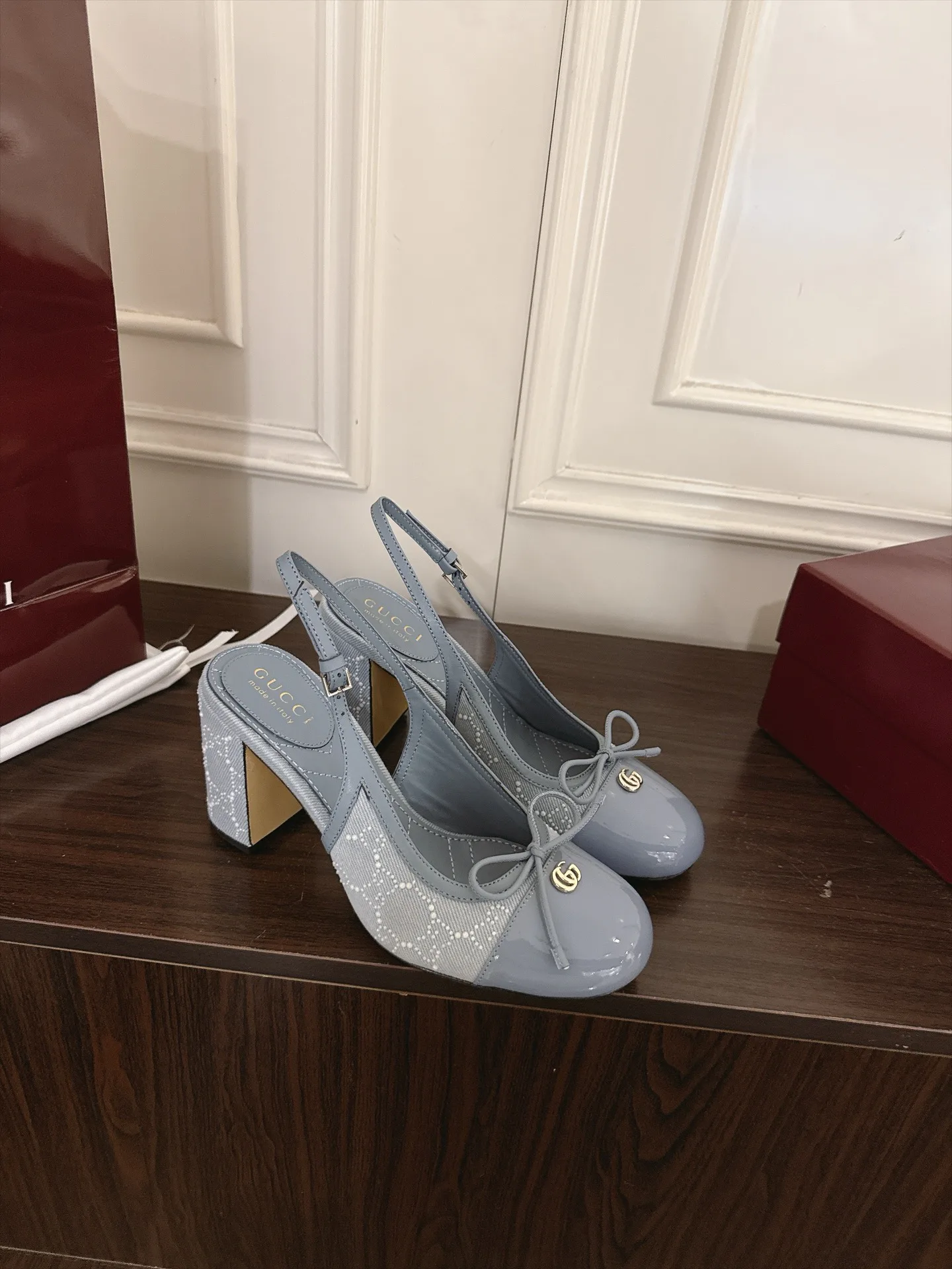 Women's Open-Toe Sandals GUCCI 18143134