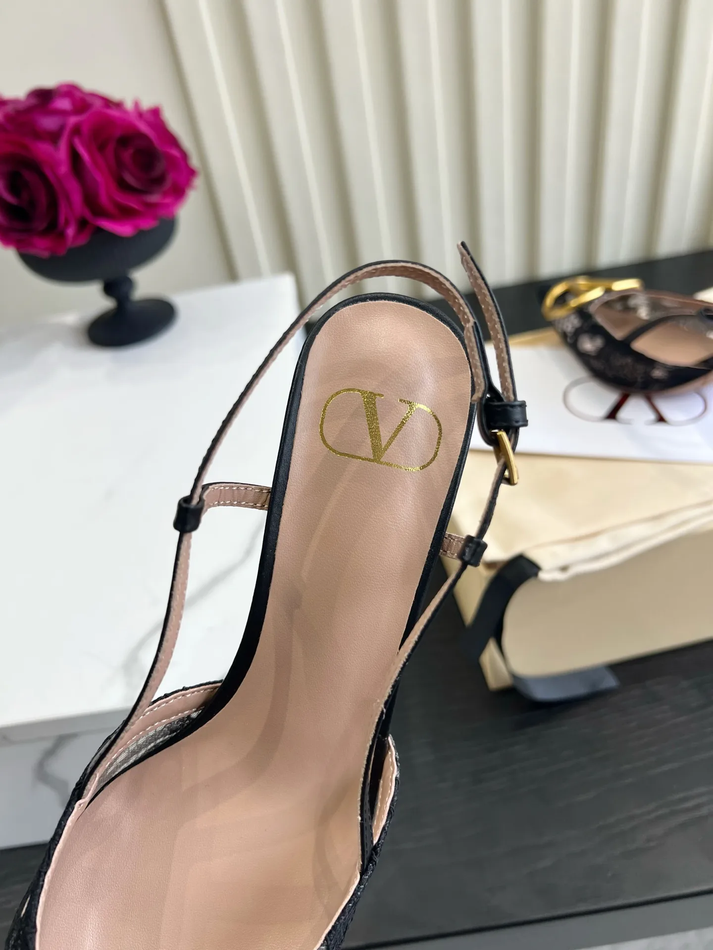 Women's Open-Toe Sandals VALENTINO 18322873