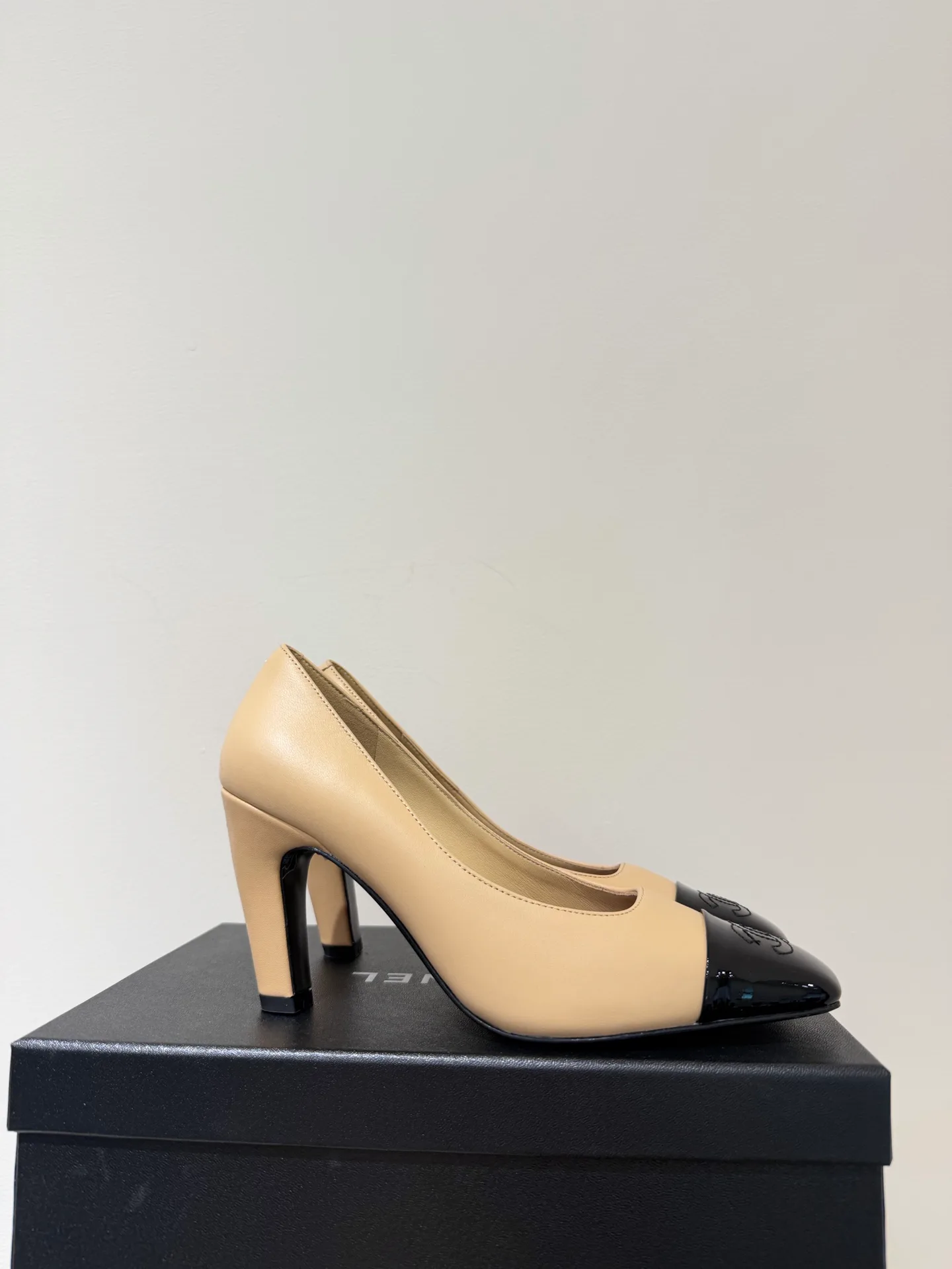 Women's Heels CHANEL 18080029