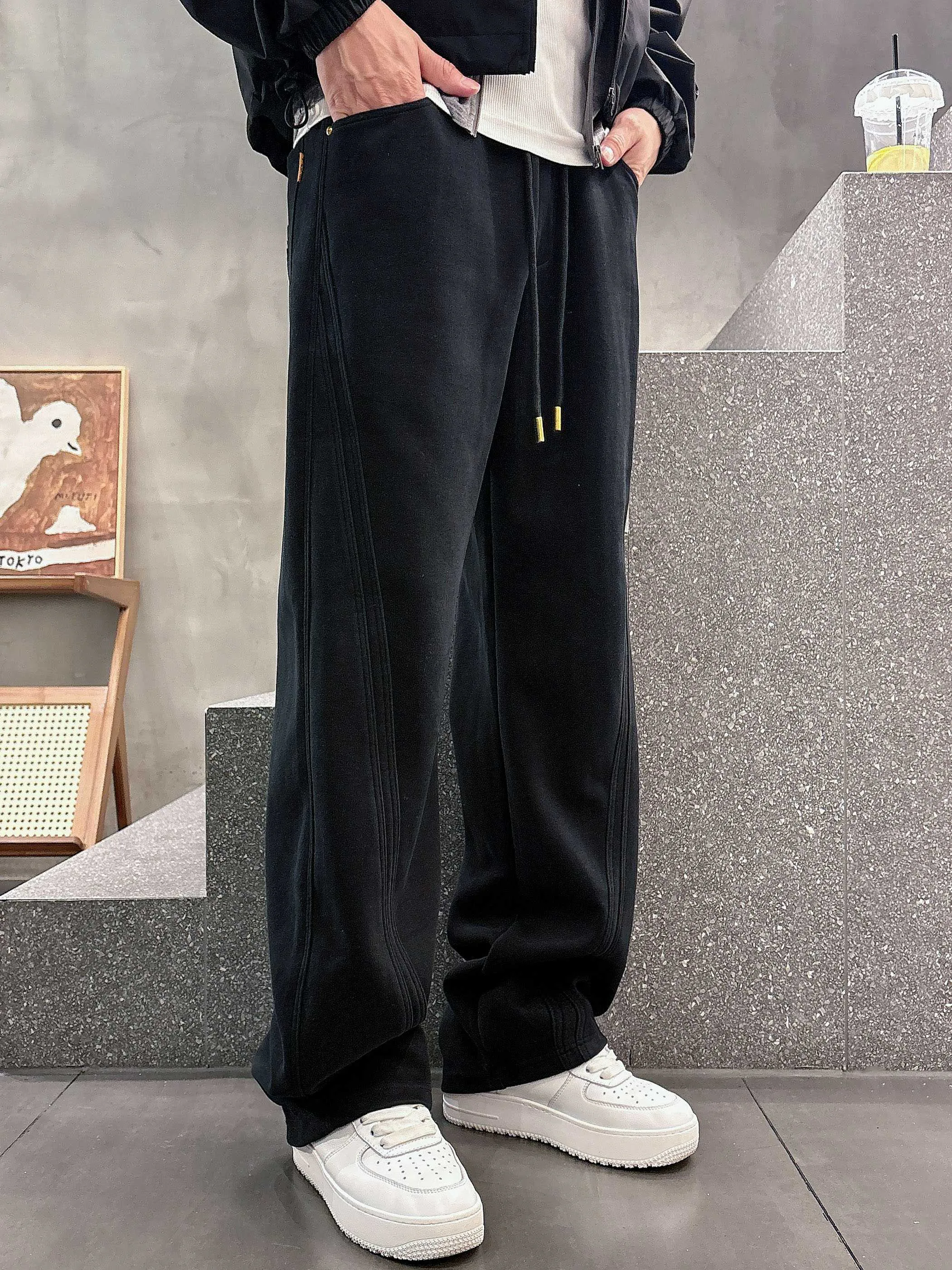 Men's Trousers LOUIS VUITTON 18368680
