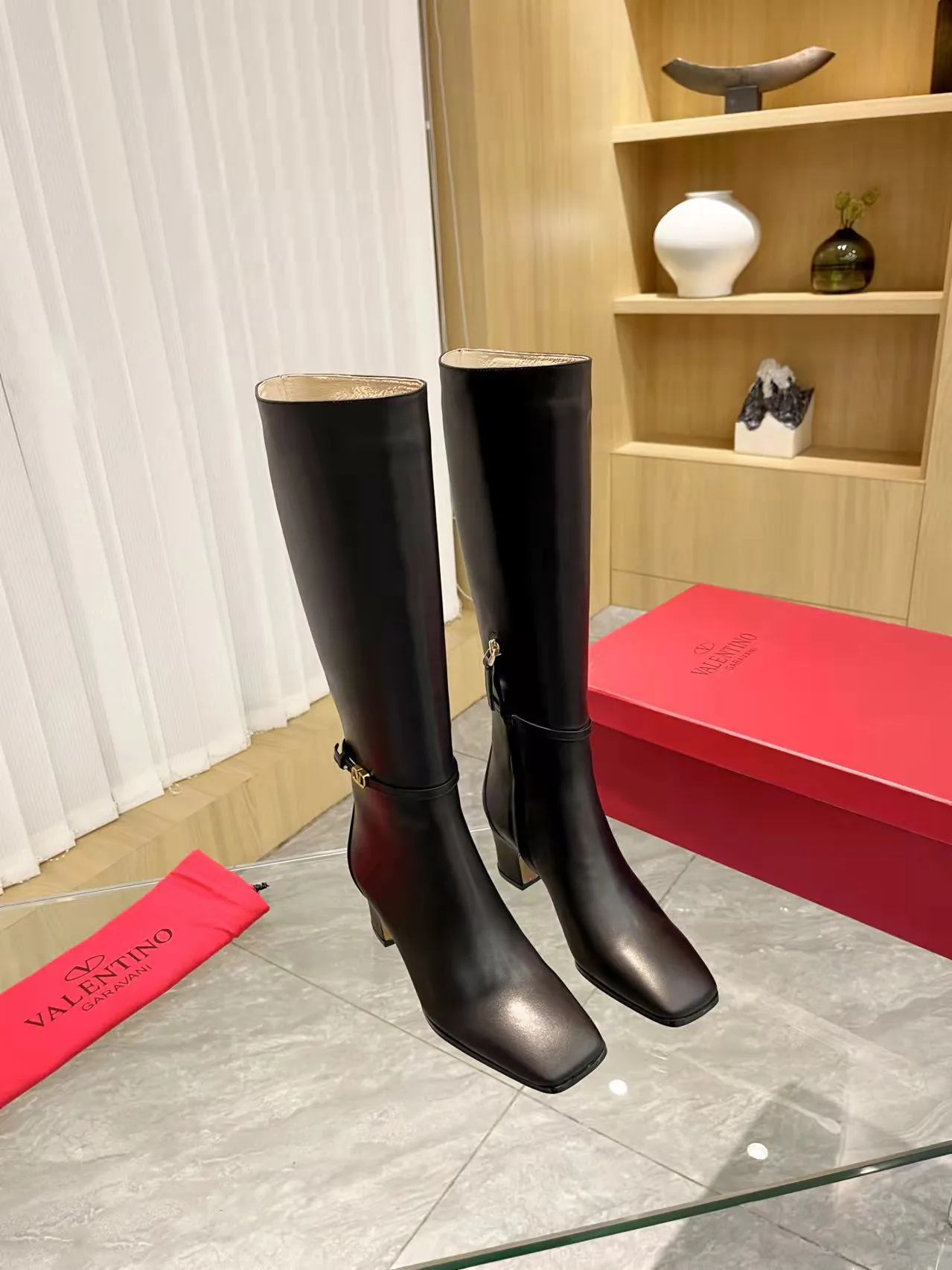 Women's Boots VALENTINO 17956929