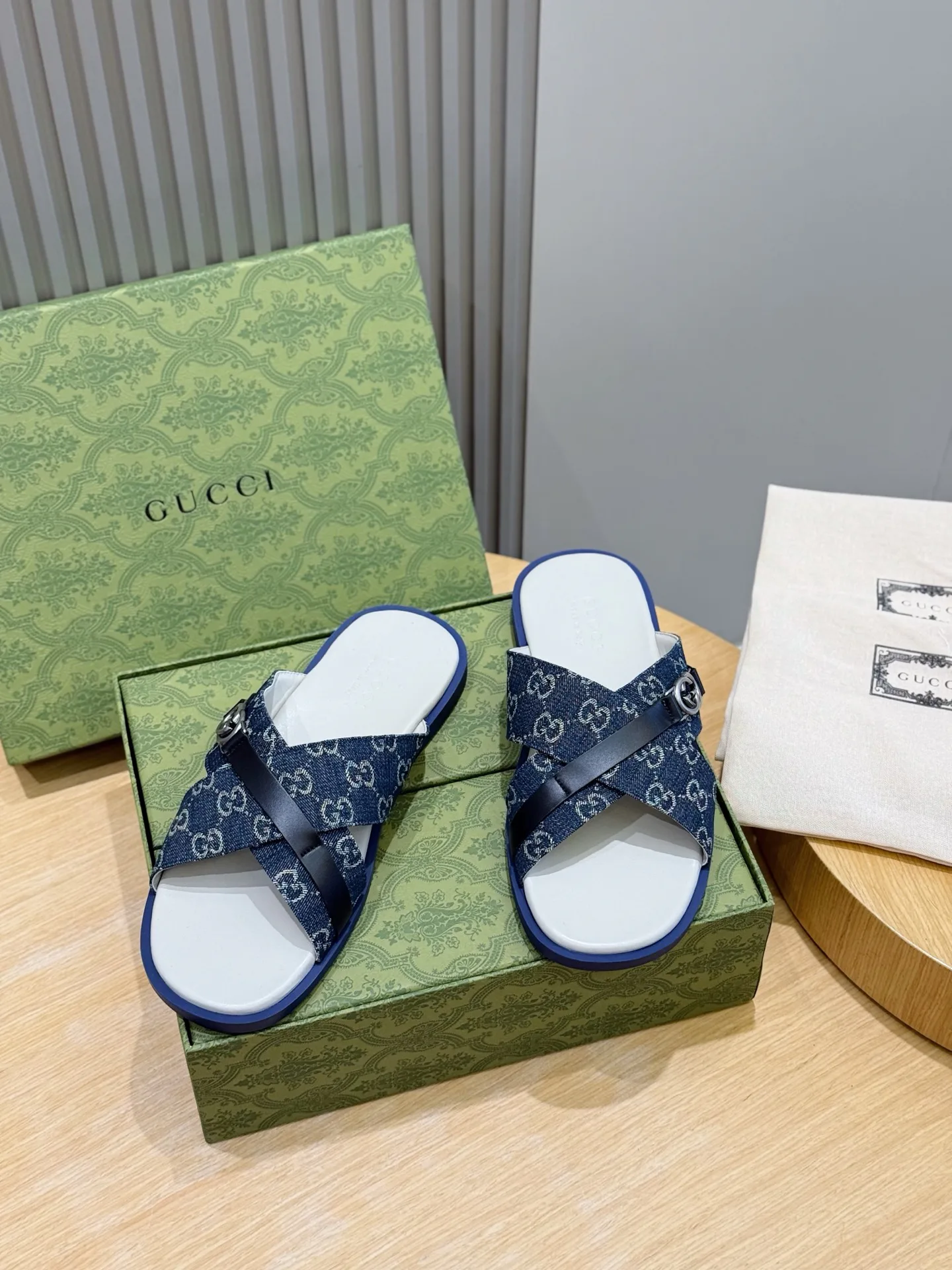 Men's Sandals GUCCI 18103504