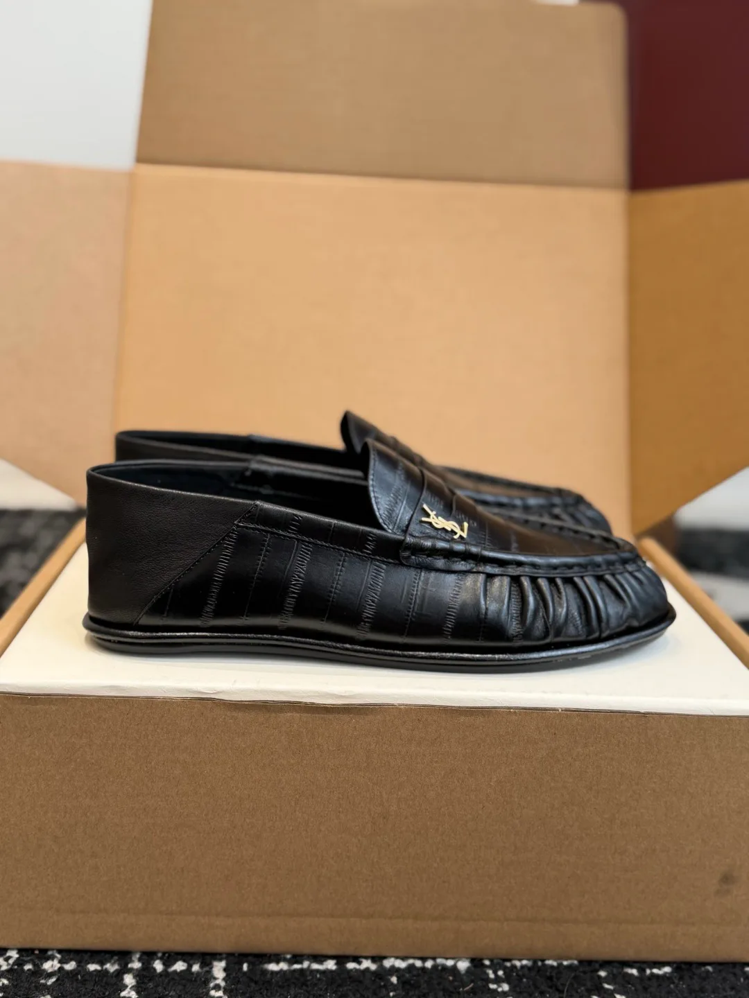 Women's Loafers And Moccasins SAINT LAURENT 18164533