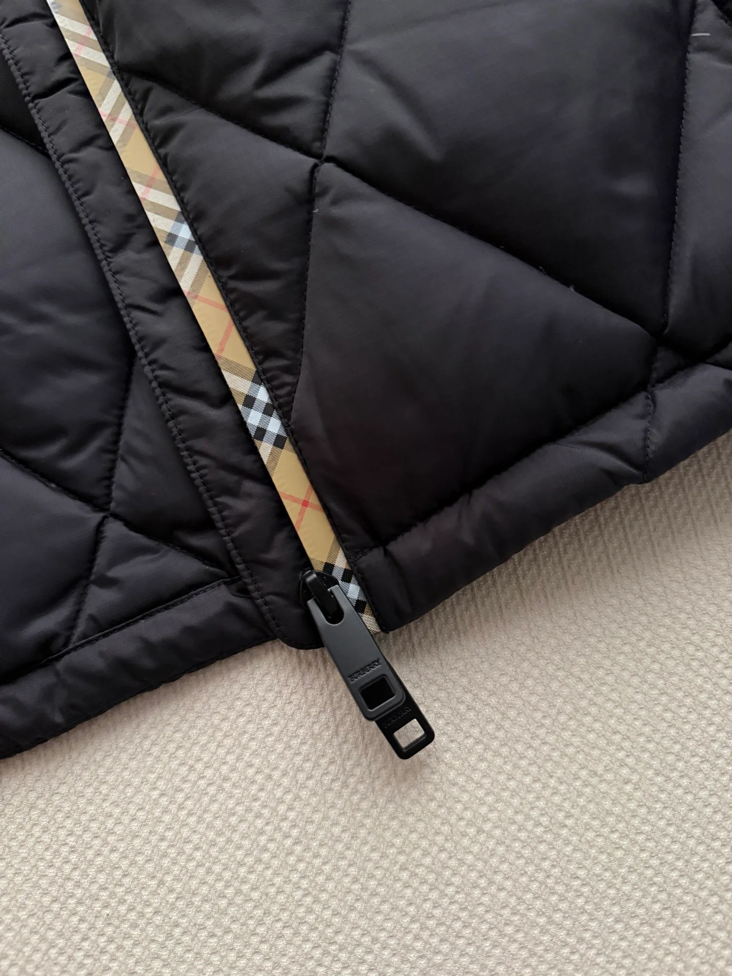 Women's Jackets And Down Jackets BURBERRY 18379640