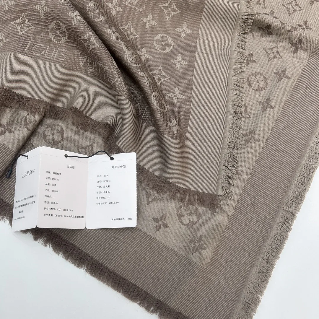Scarves LOUIS VUITTON 18267587