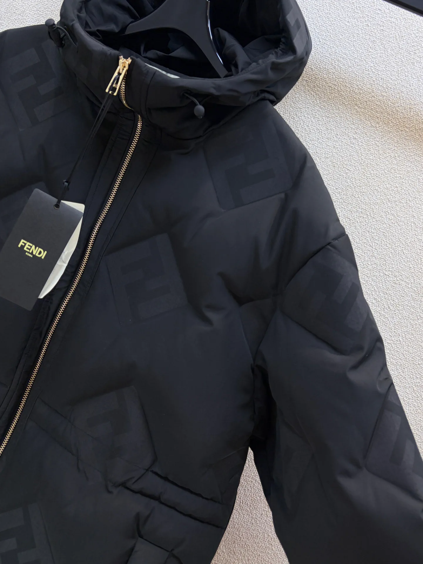 Куртки И Пуховики Женские Fendi 18605869