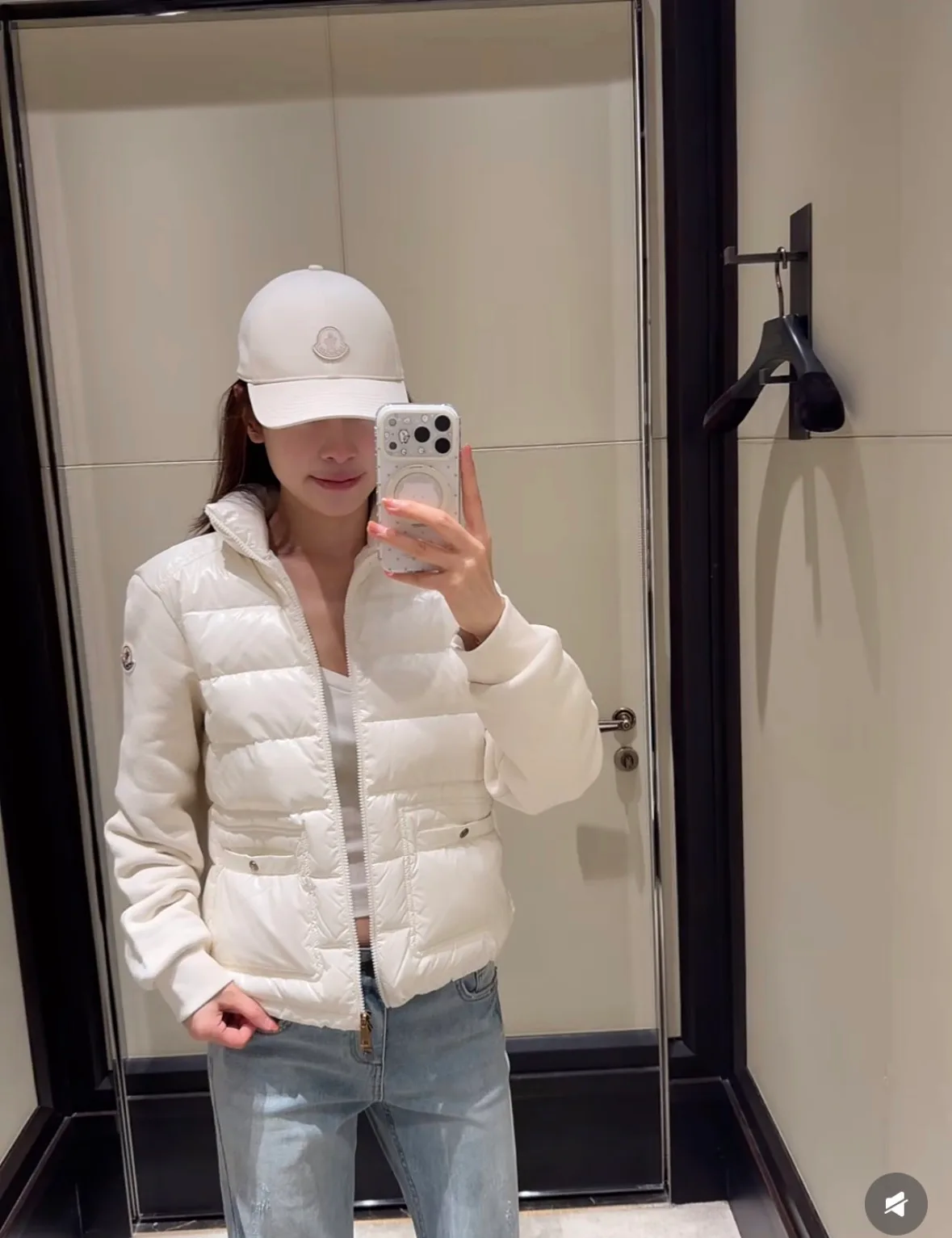 Women's Jackets And Down Jackets MONCLER 18044812