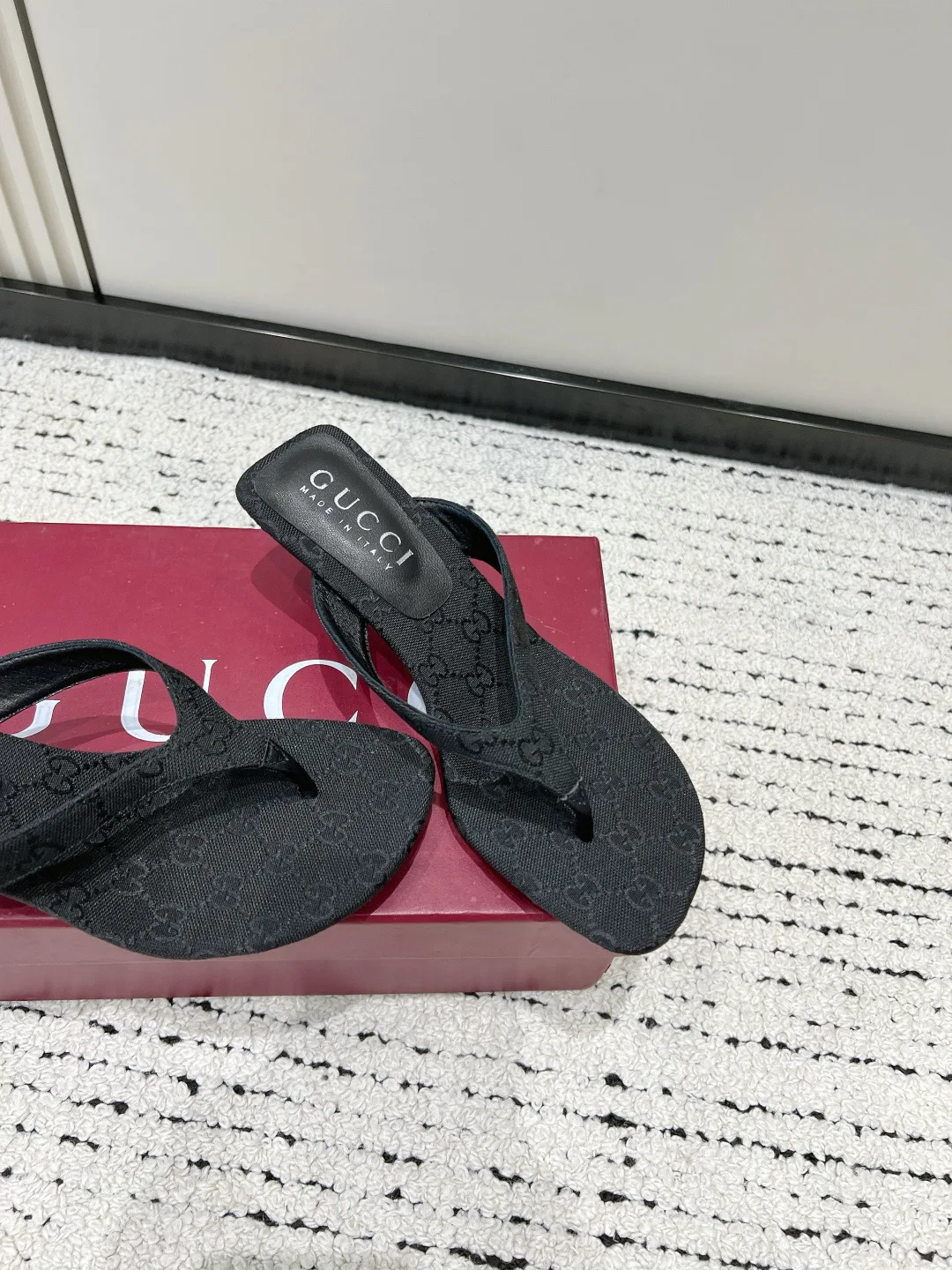 Women's Flip-Flops GUCCI 17637839