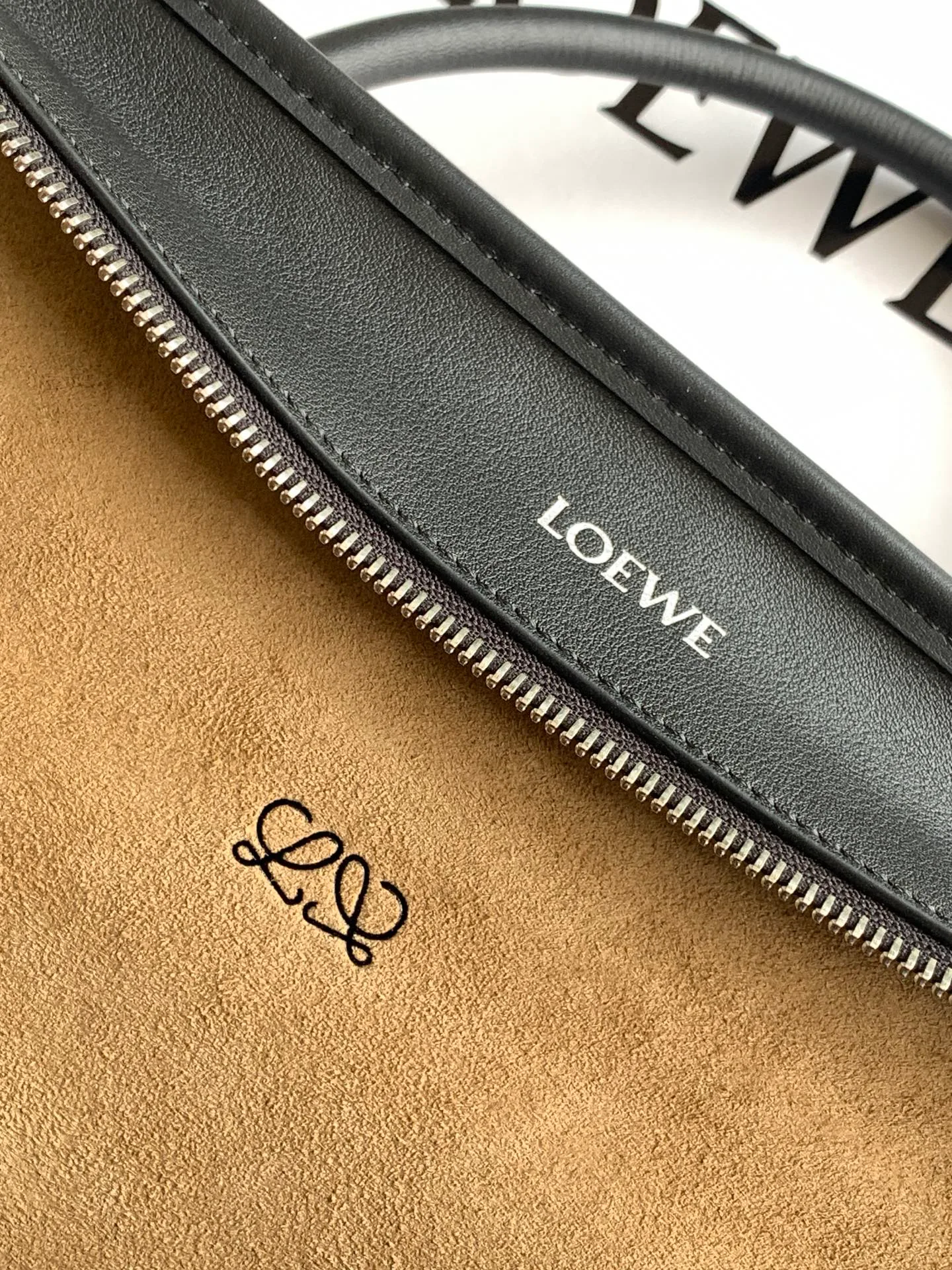 Women's Classic Handbags LOEWE 18326760