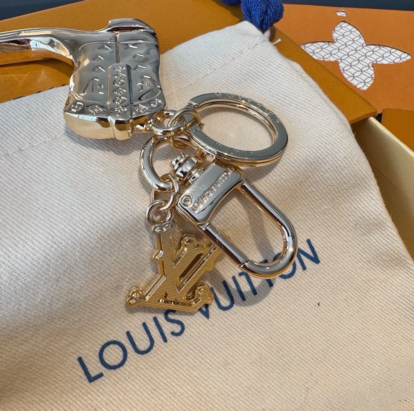 Key Cases LOUIS VUITTON 18013308