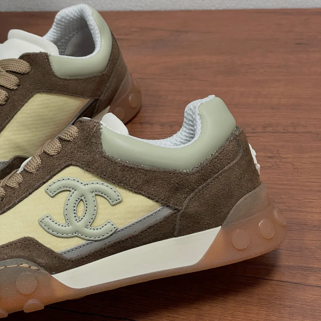 Women's Sneakers CHANEL 18000599