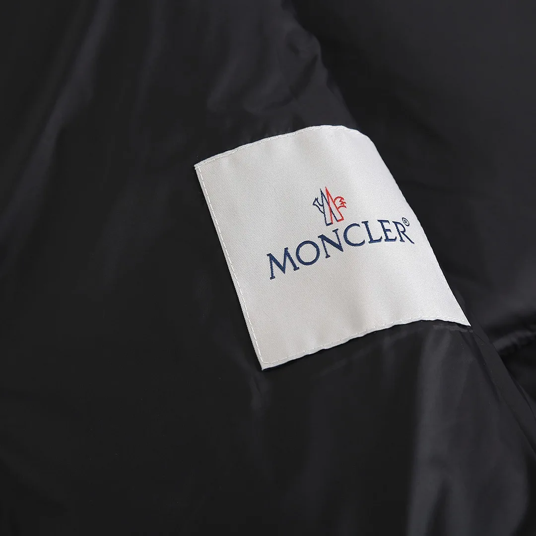 Women's Vests MONCLER 18347402