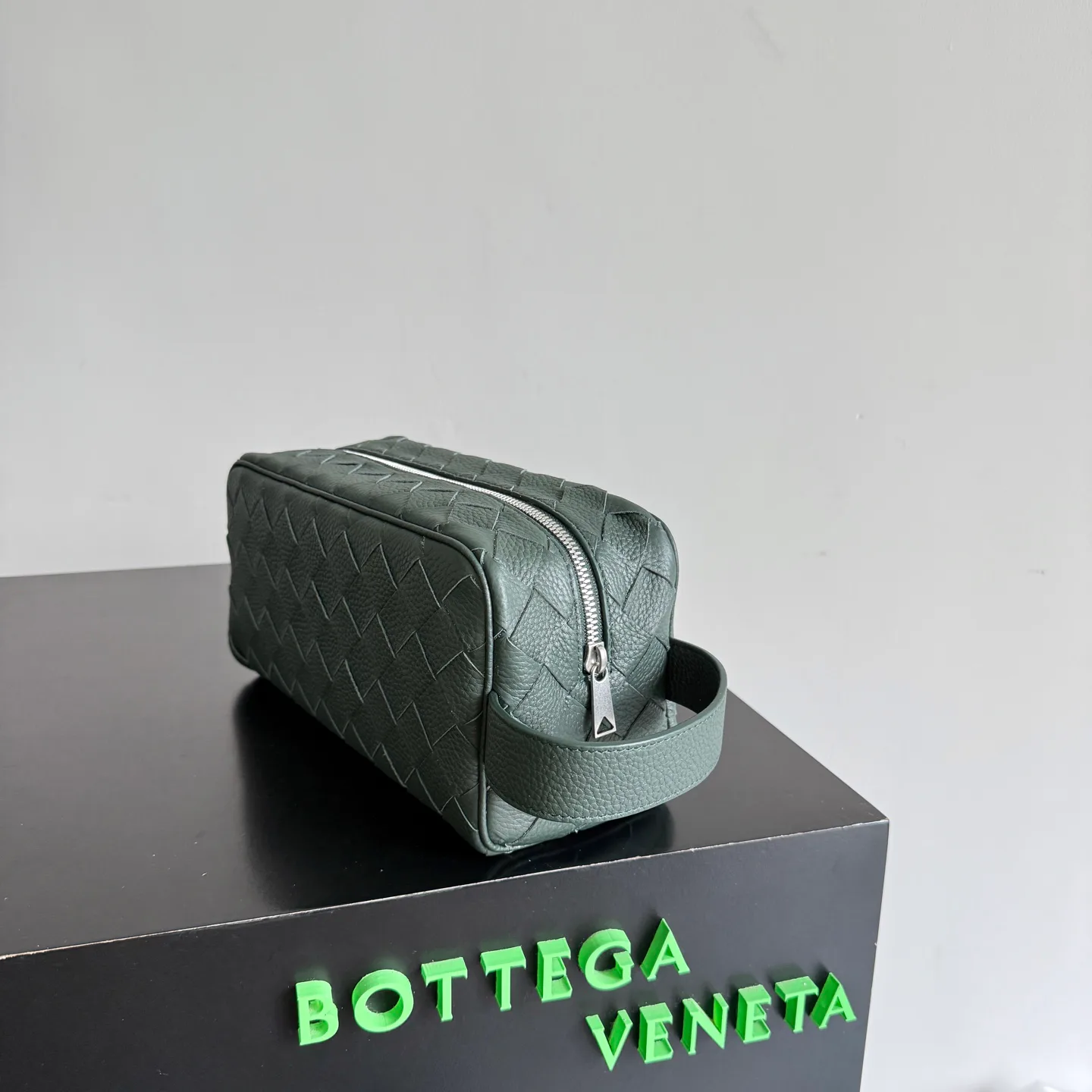 Women's Classic Handbags BOTTEGA VENETA 18321492