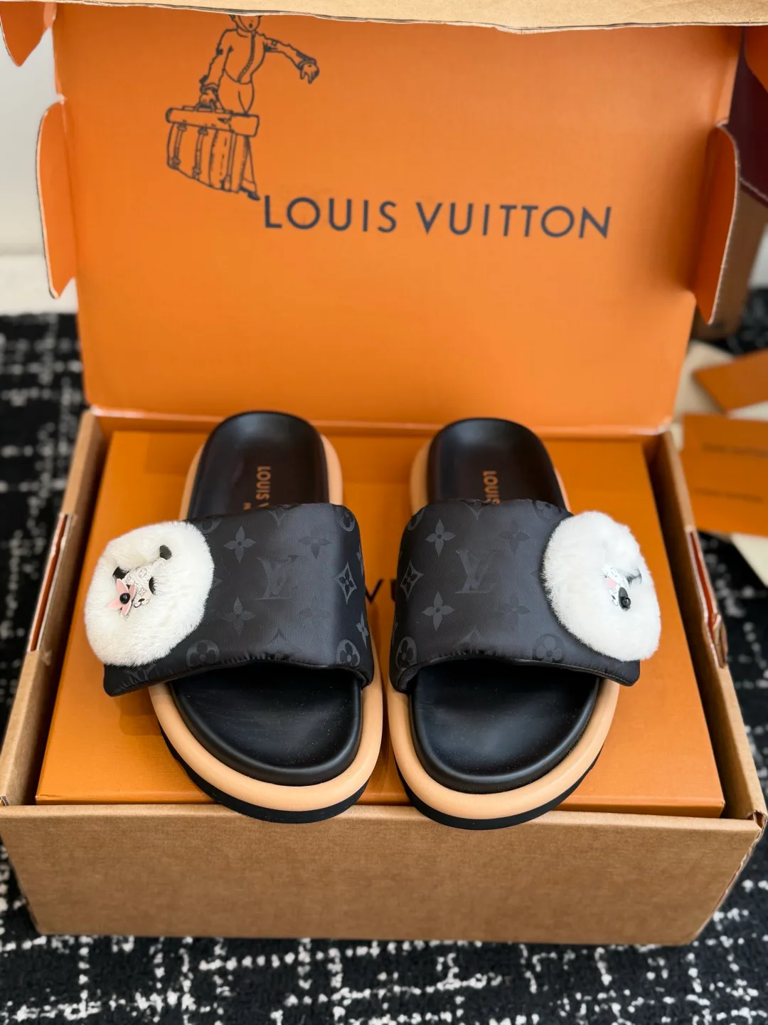 Women's Flip-Flops LOUIS VUITTON 17802582