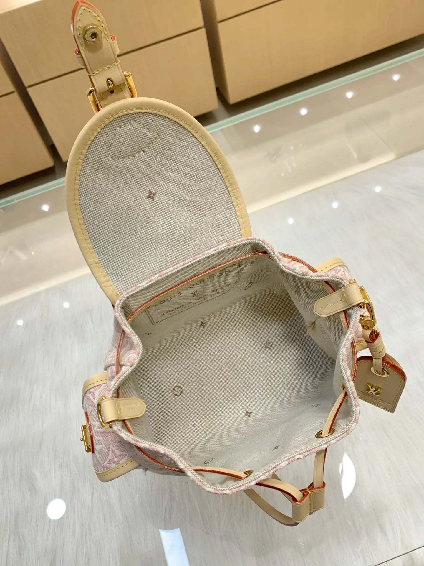 Women's Classic Handbags LOUIS VUITTON 17303175