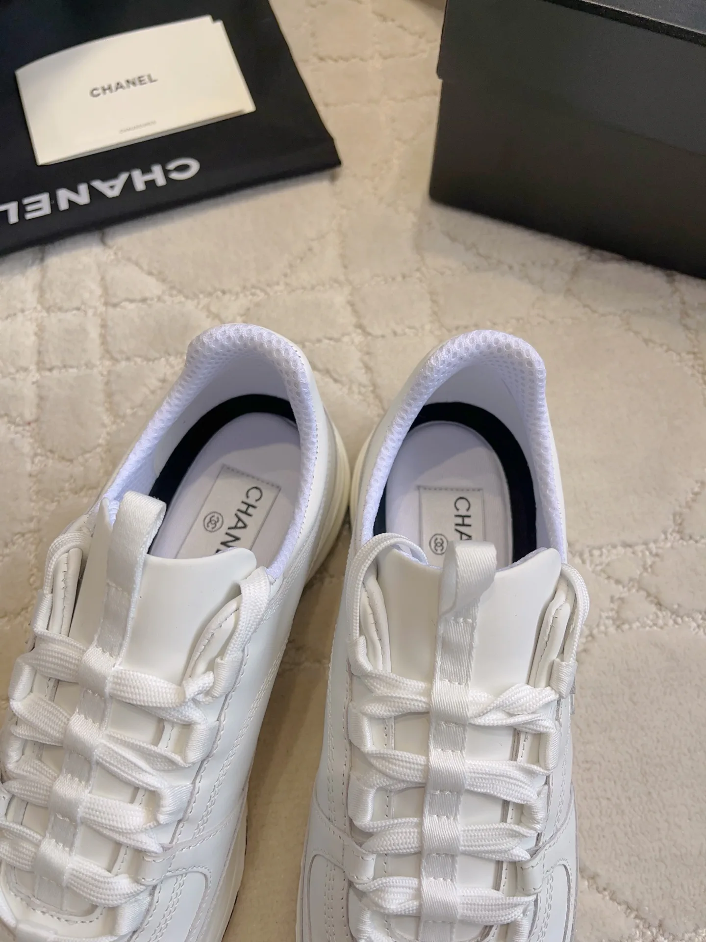 Women's Sneakers CHANEL 17936563