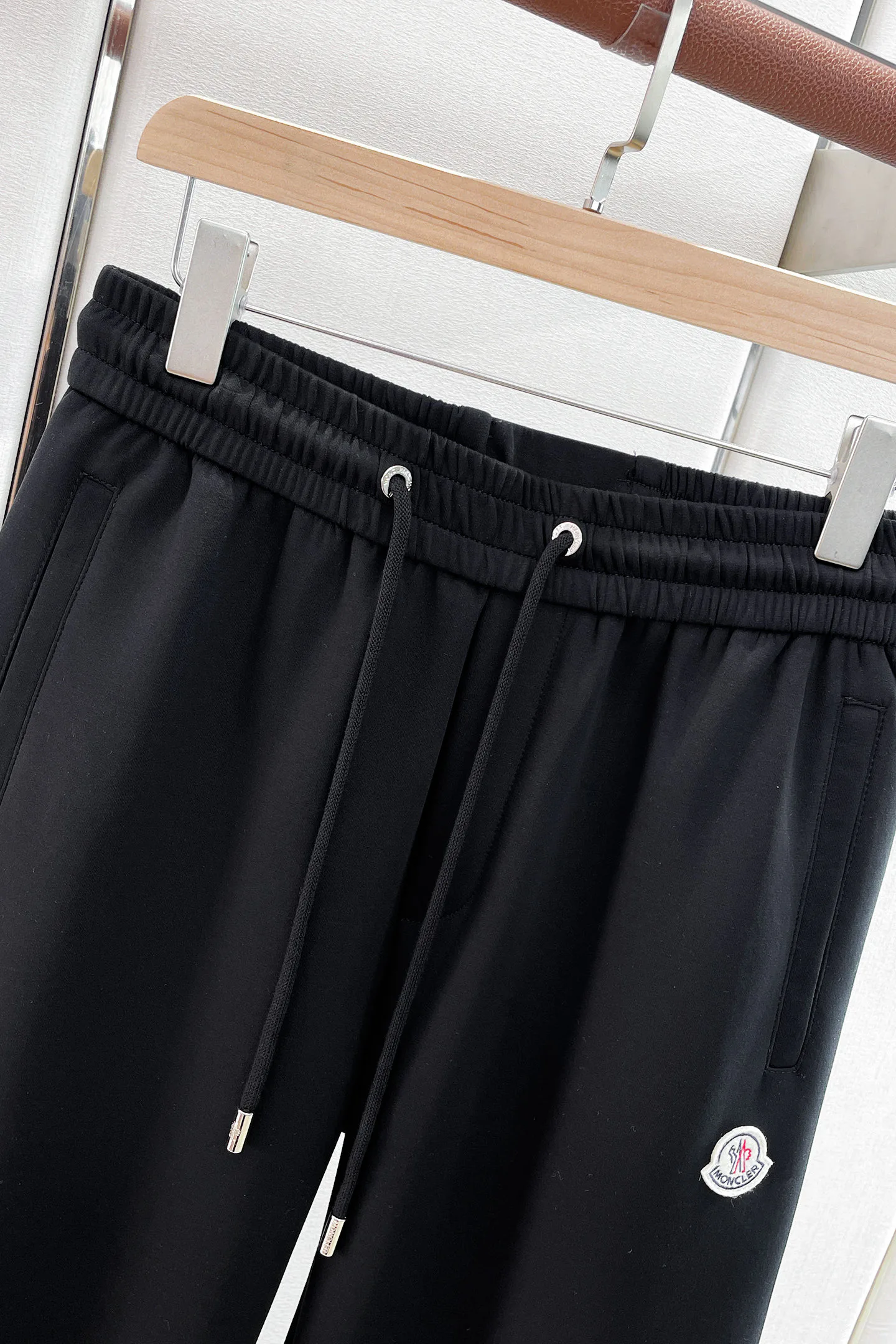 Men's Trousers MONCLER 18345701