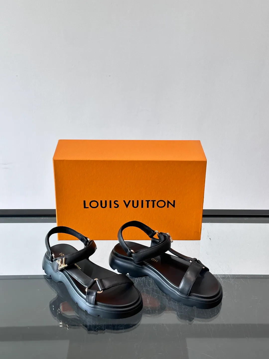 Women's Sandals LOUIS VUITTON 17593007