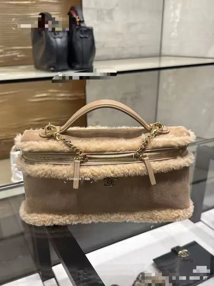 Классические Сумки Женские Chanel 18642394