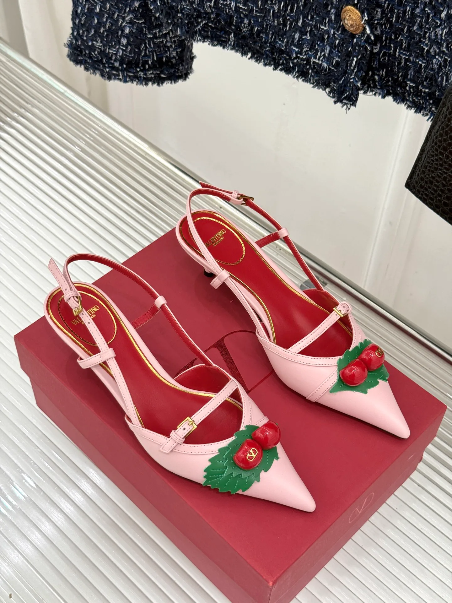 Women's Open-Toe Sandals VALENTINO 16973357