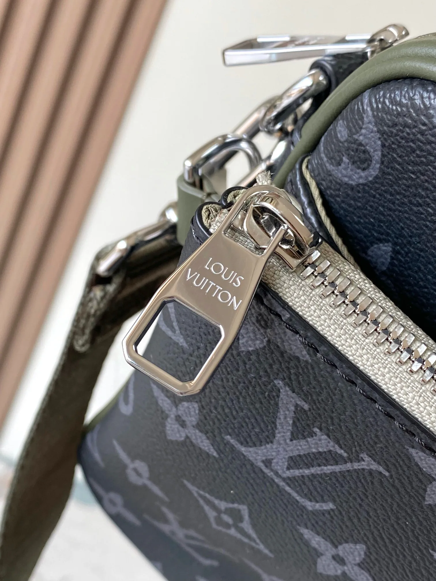 Women's Shoulder Bags LOUIS VUITTON 18521068
