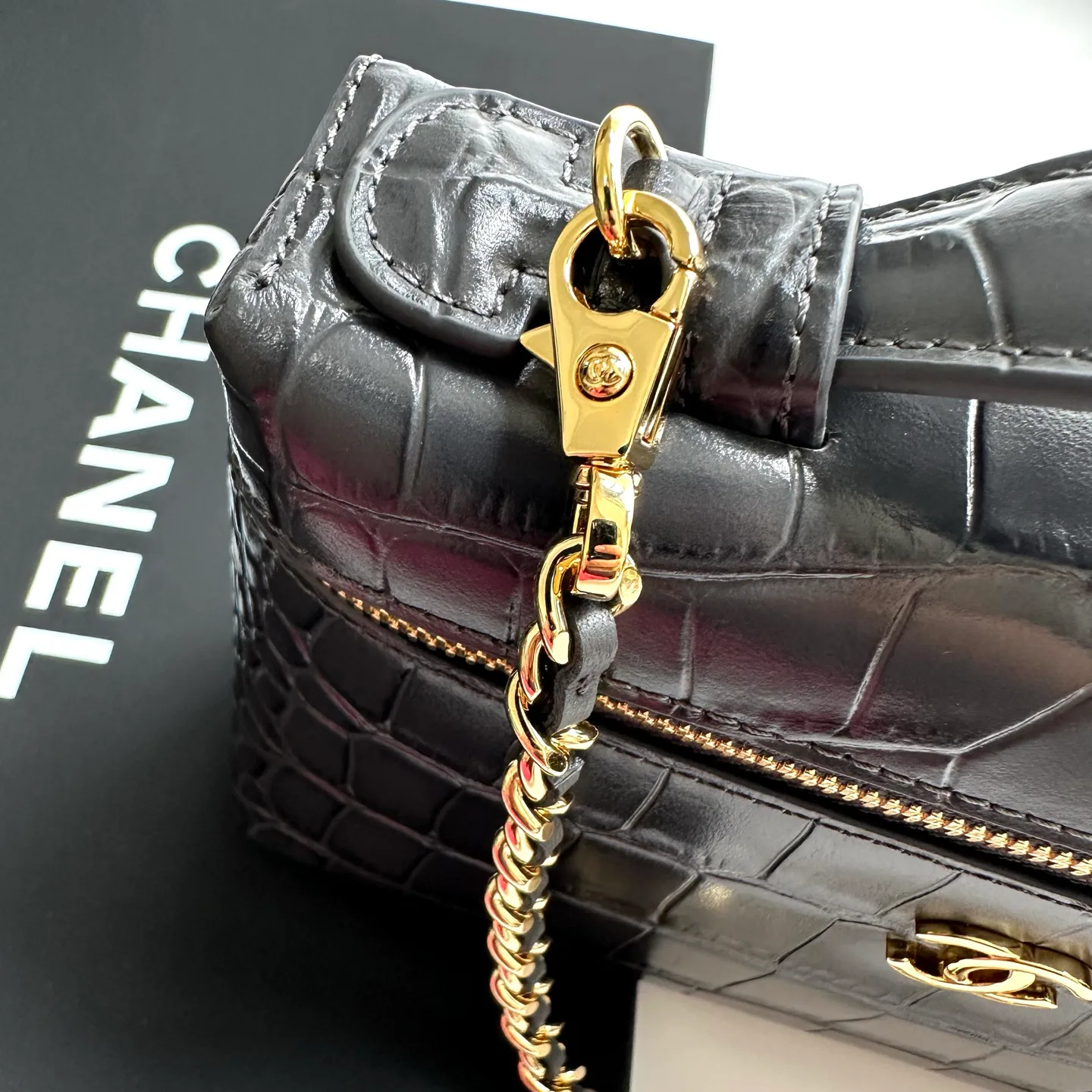 Women's Classic Handbags CHANEL 17498622