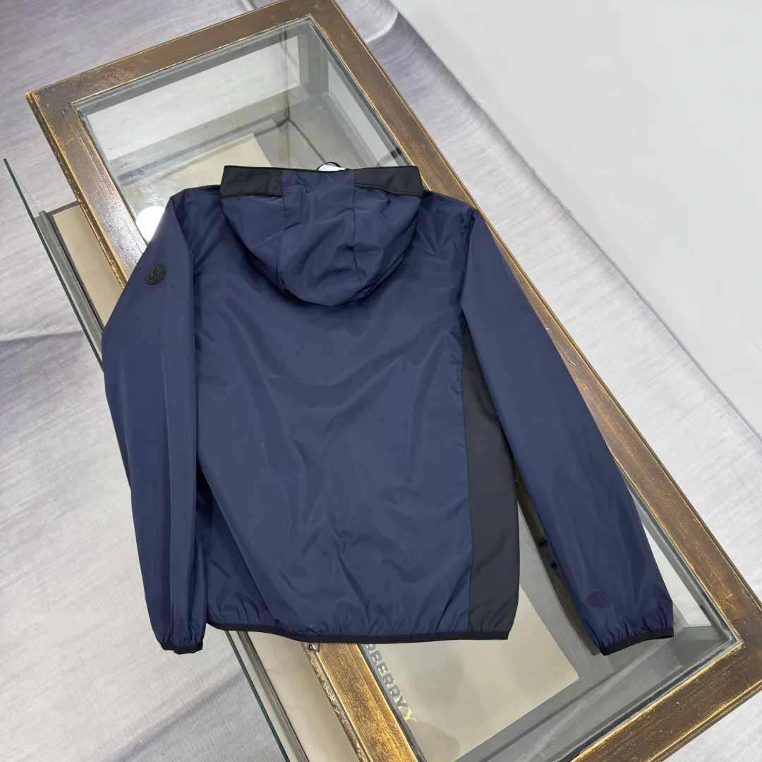 Women's Jackets And Down Jackets MONCLER 18002121