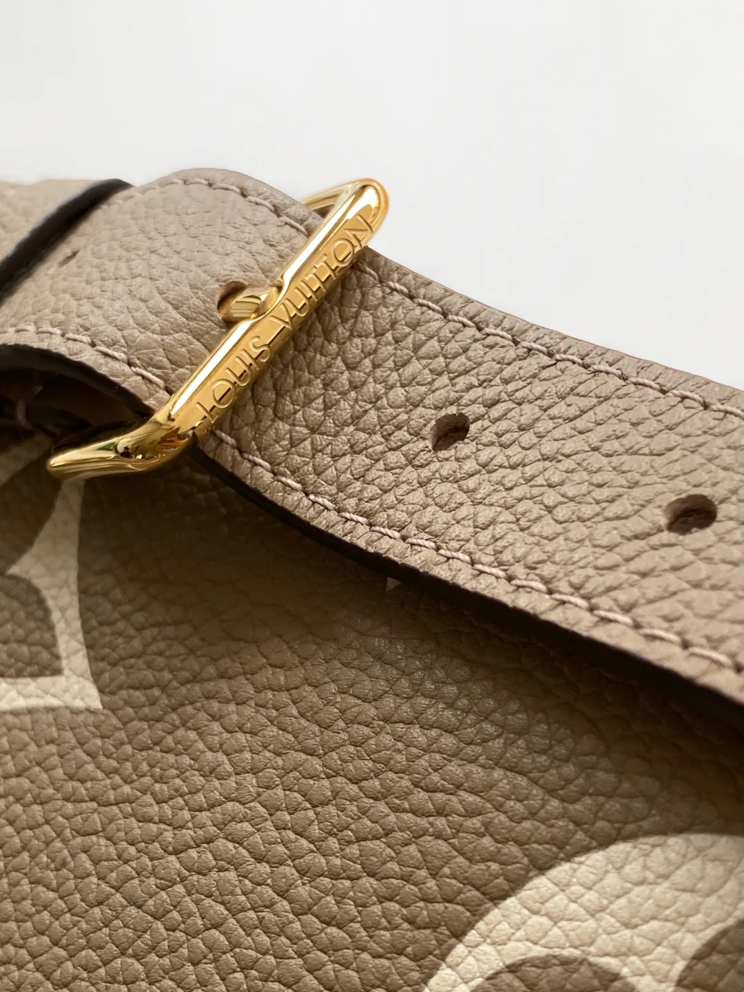 Women's Classic Handbags LOUIS VUITTON 18520972