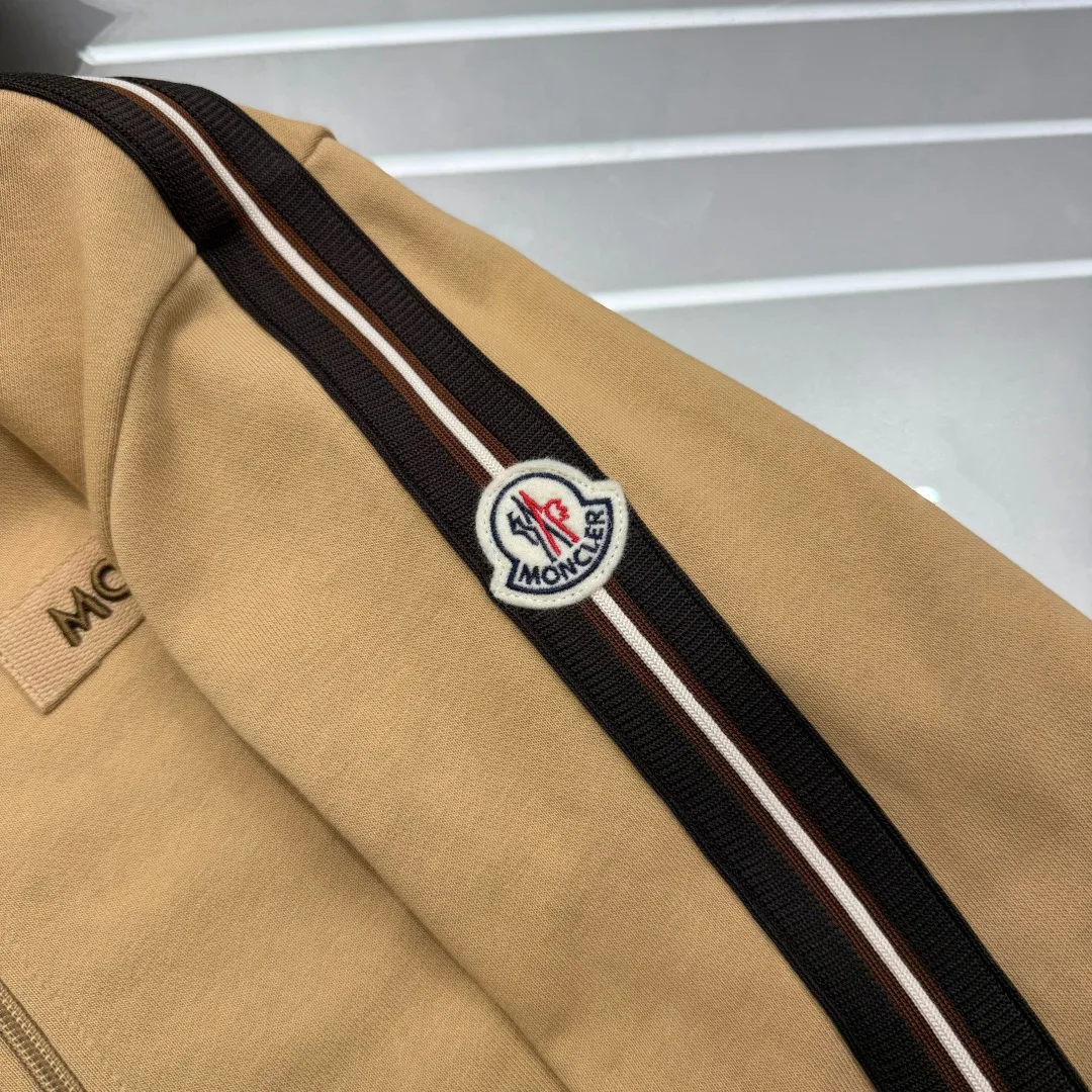 Men's Sweatshirts And Hoodies MONCLER 16959570