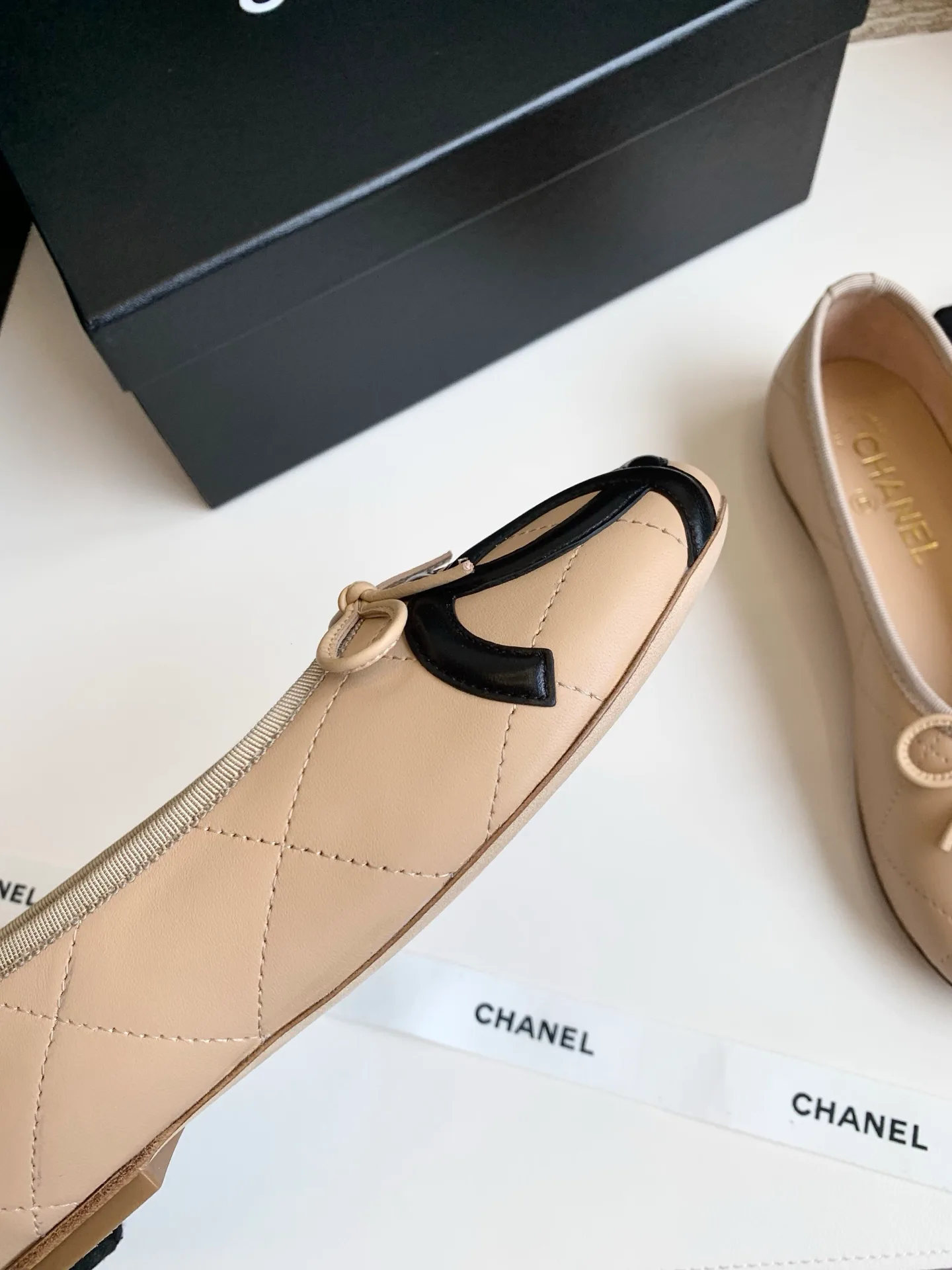 Women's Ballet Flats CHANEL 17990381