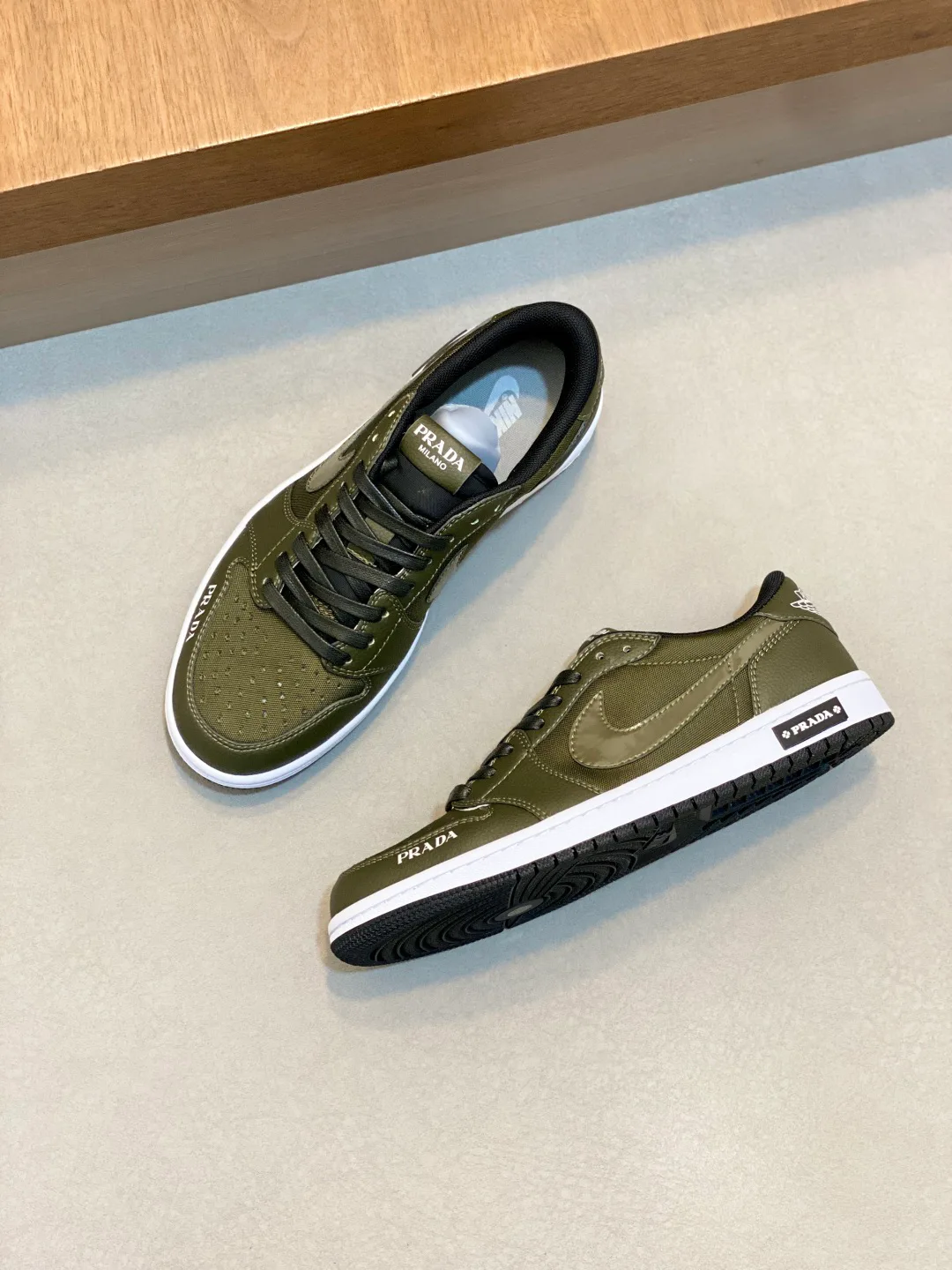 Men's Sneakers PRADA 18274572