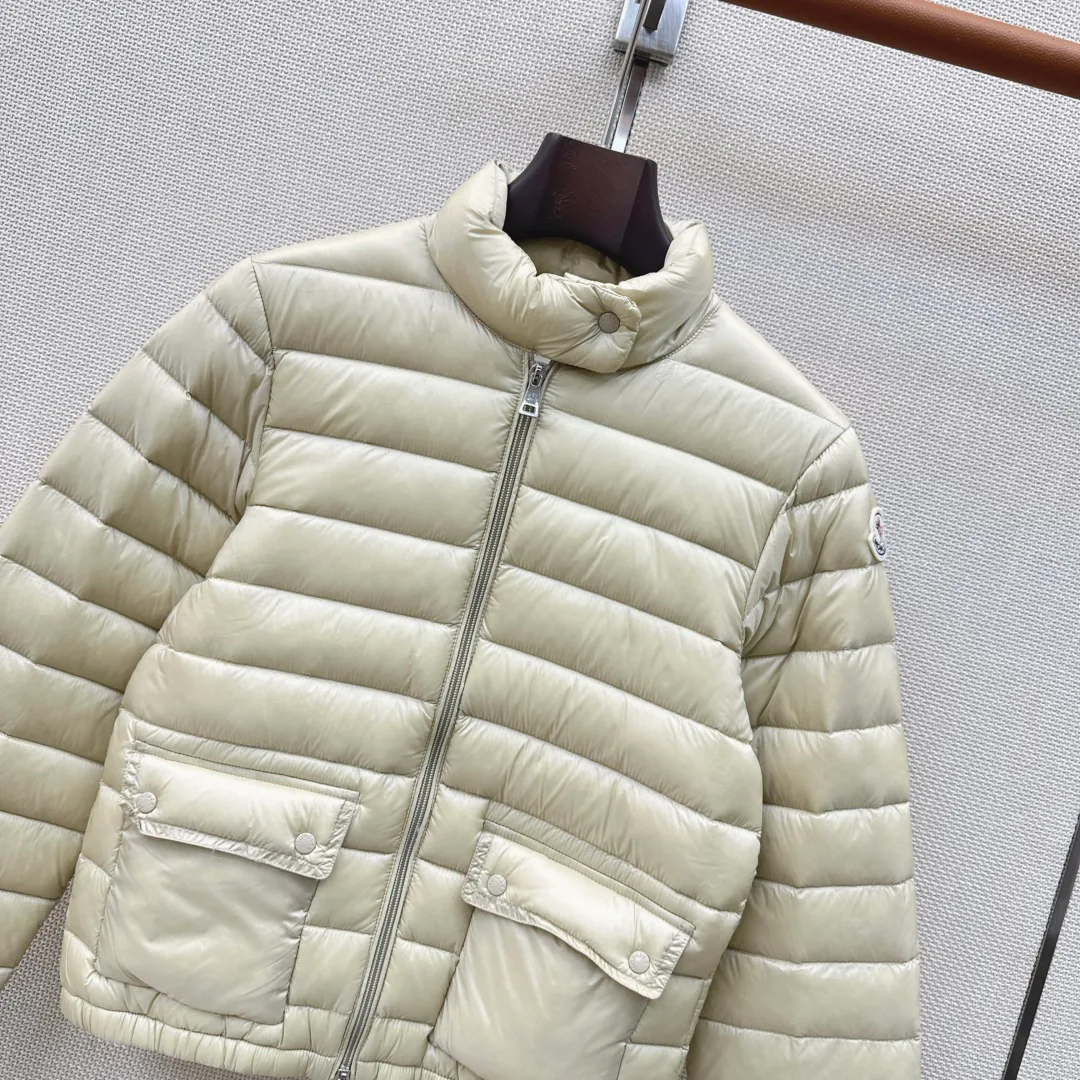 Women's Jackets And Down Jackets MONCLER 18094490