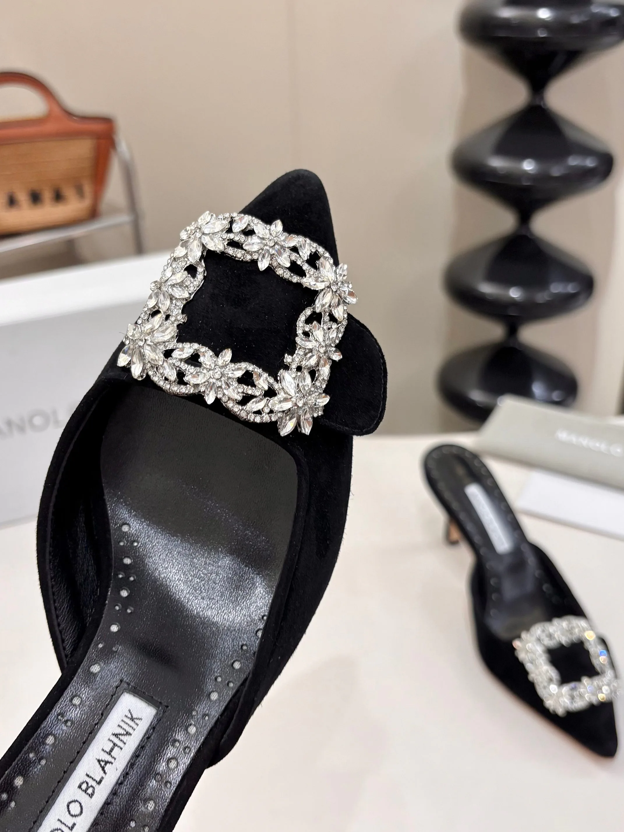 Women's Heels MANOLO BLAHNIK 17100599