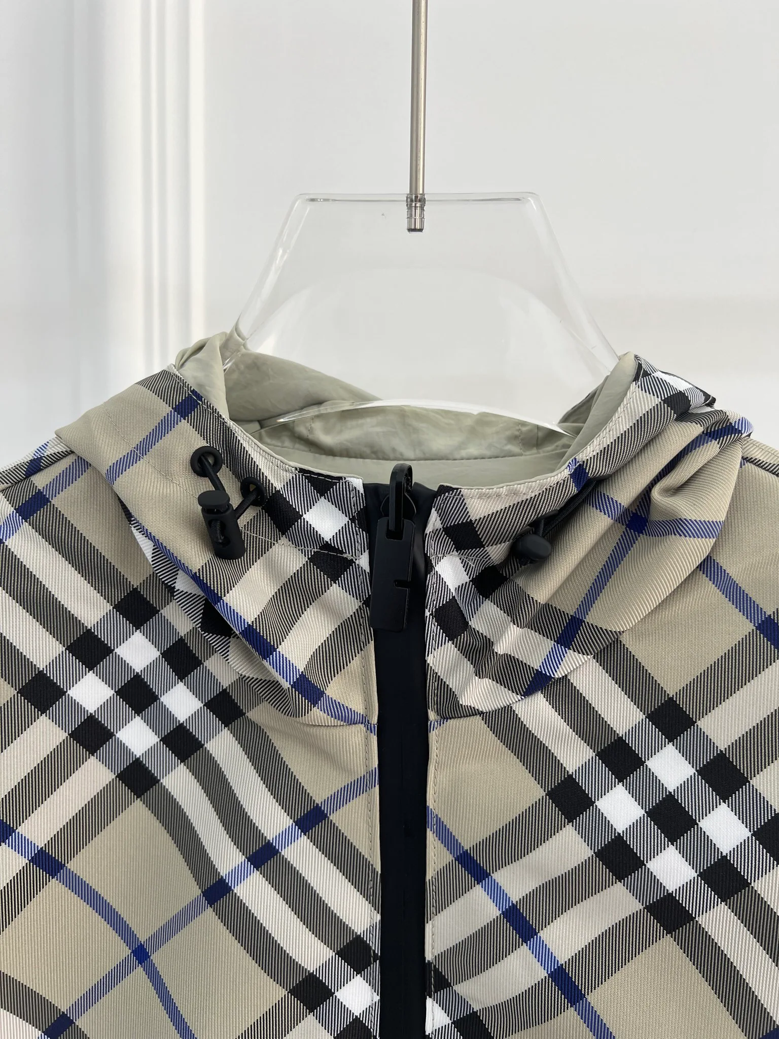 Women's Jackets And Down Jackets BURBERRY 18415772