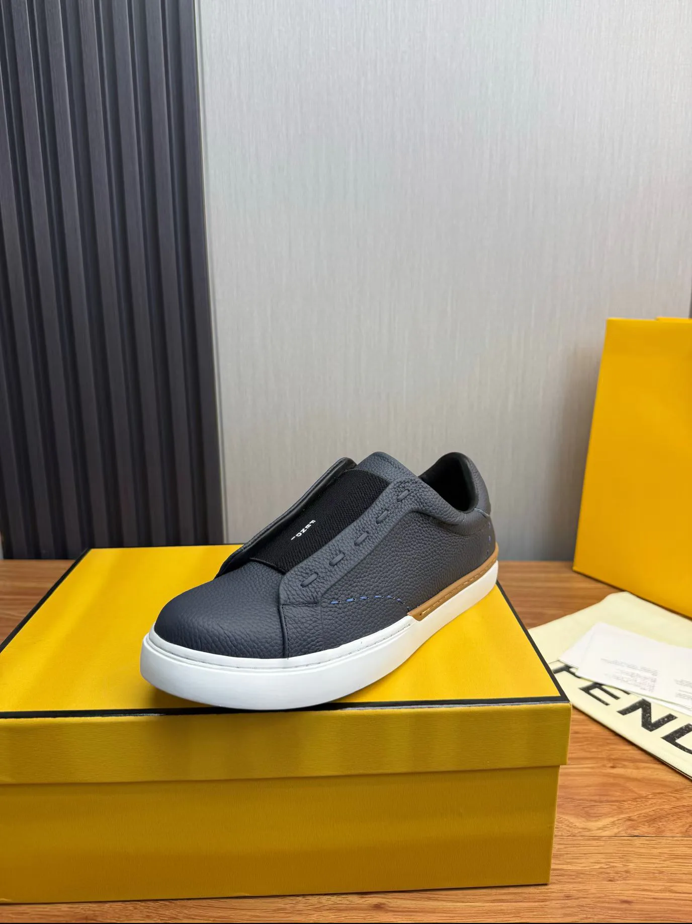 Men's Sneakers FENDI 18103056