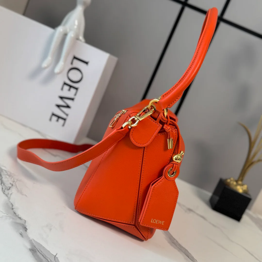 Women's Classic Handbags LOEWE 18278201