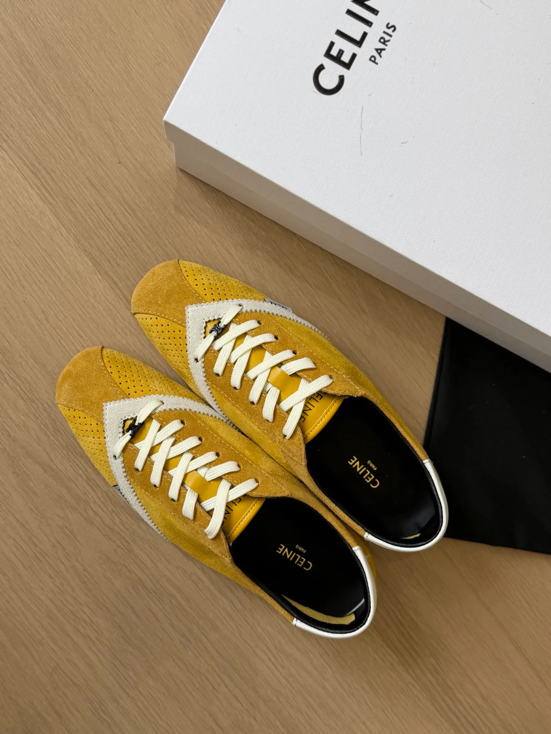 Women's Sneakers CELINE 18224063