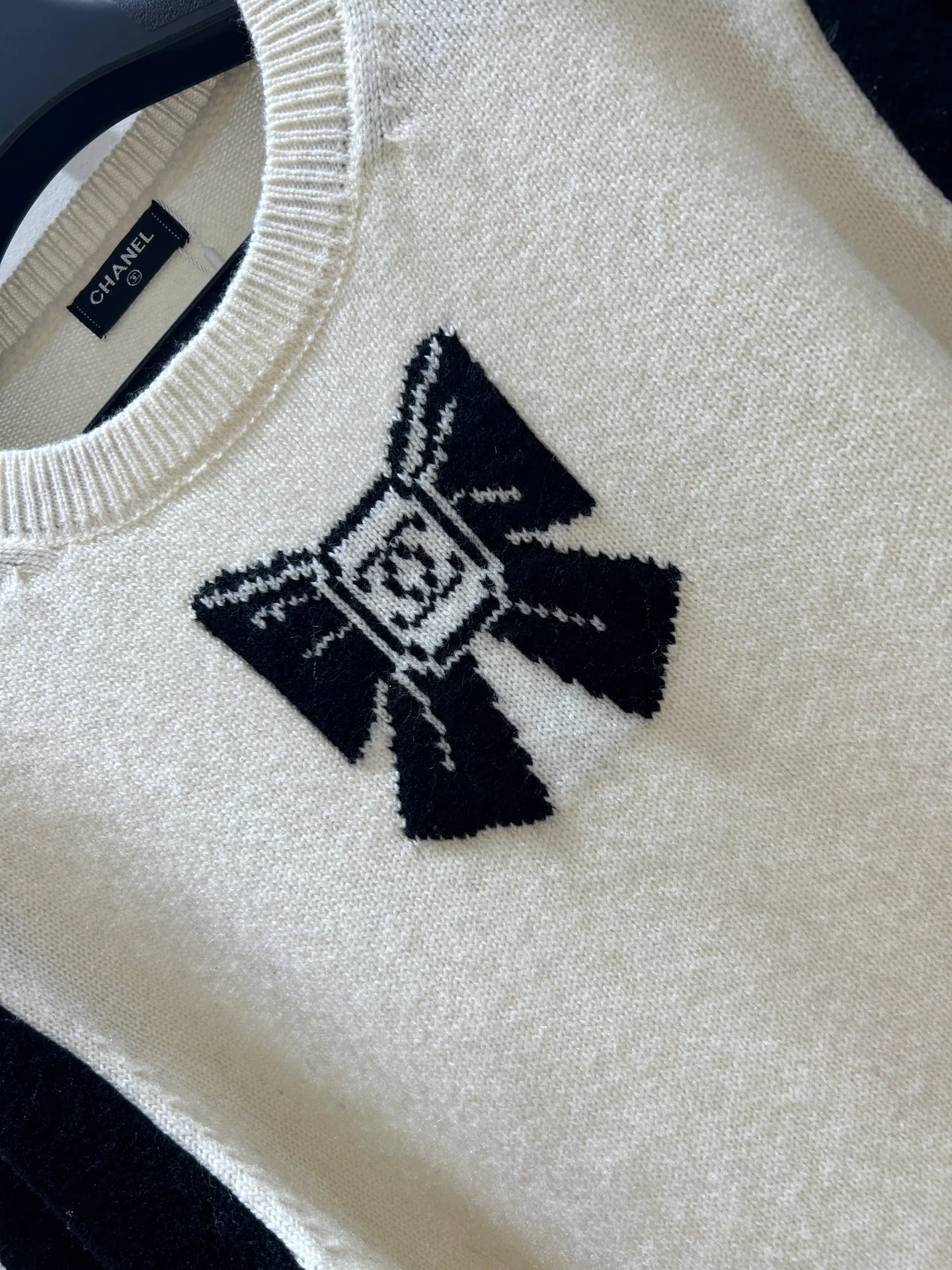 Women's Jumpers And Sweaters CHANEL 18096619
