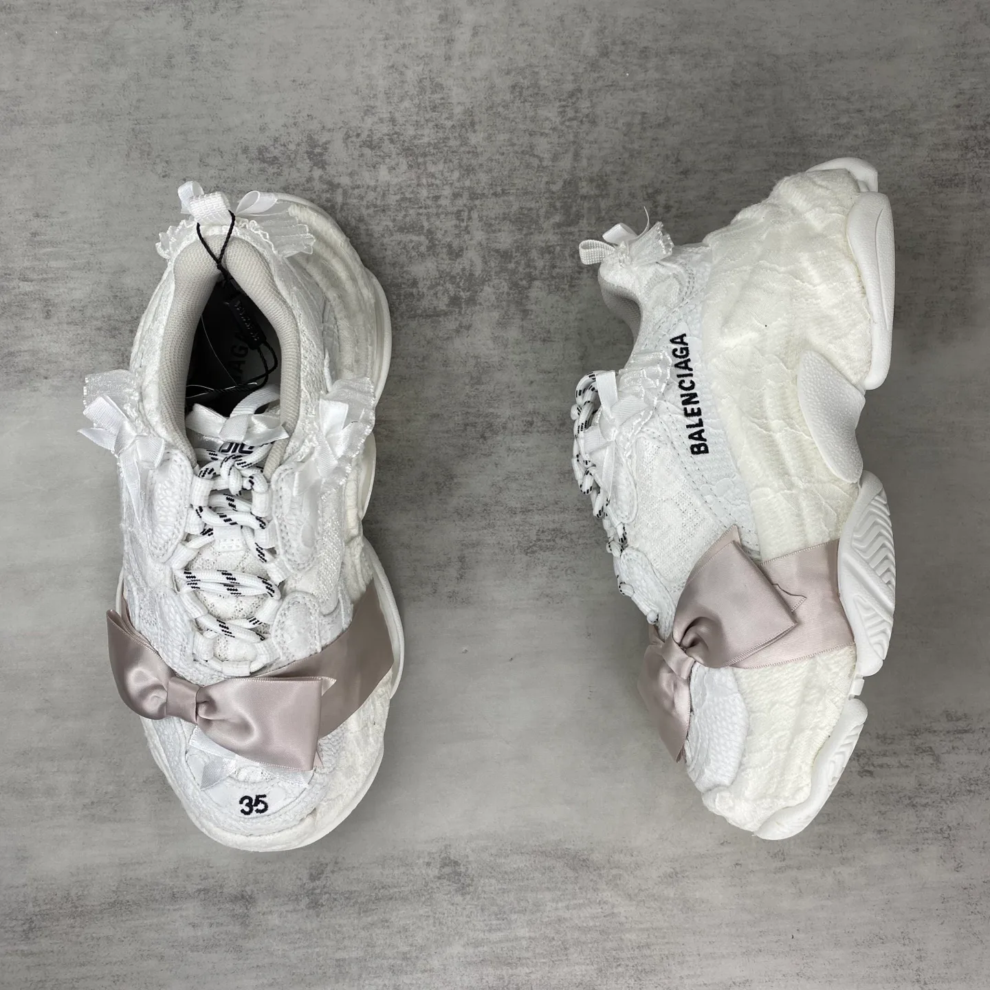 Кроссовки Женские Balenciaga 18686631