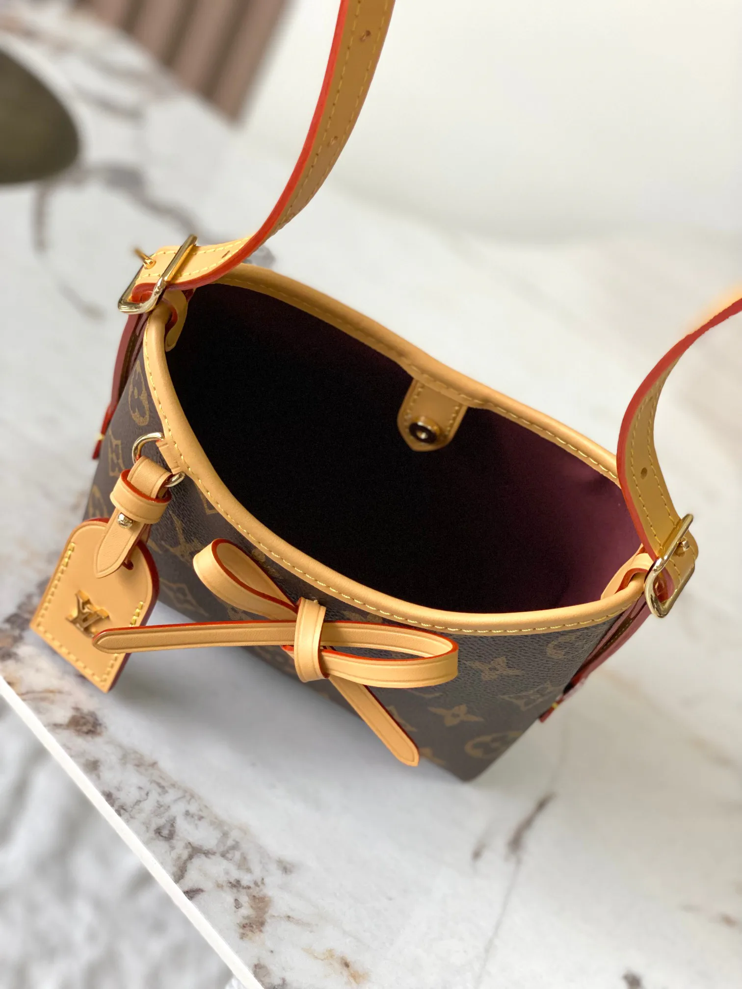 Women's Classic Handbags LOUIS VUITTON 18170479