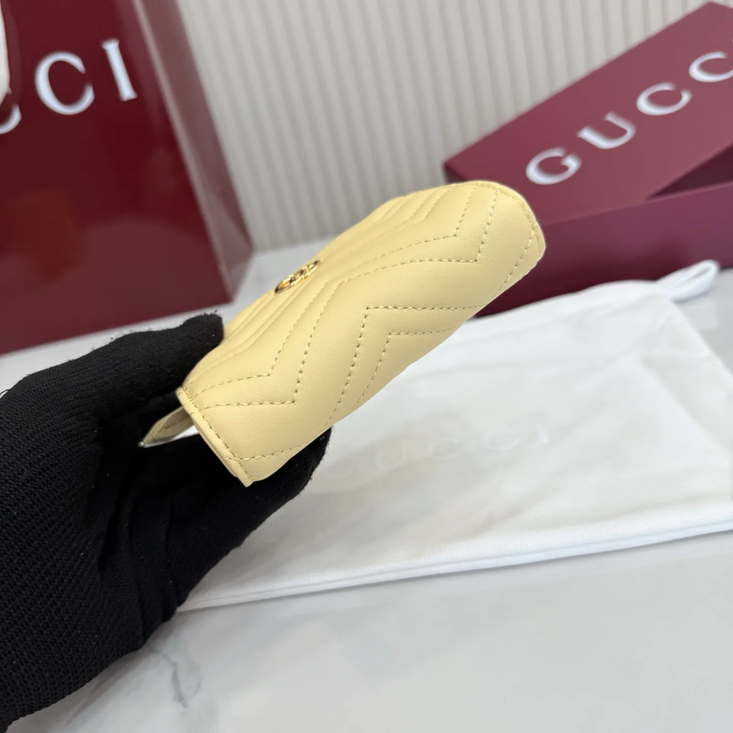 Women's Clutches GUCCI 17948236