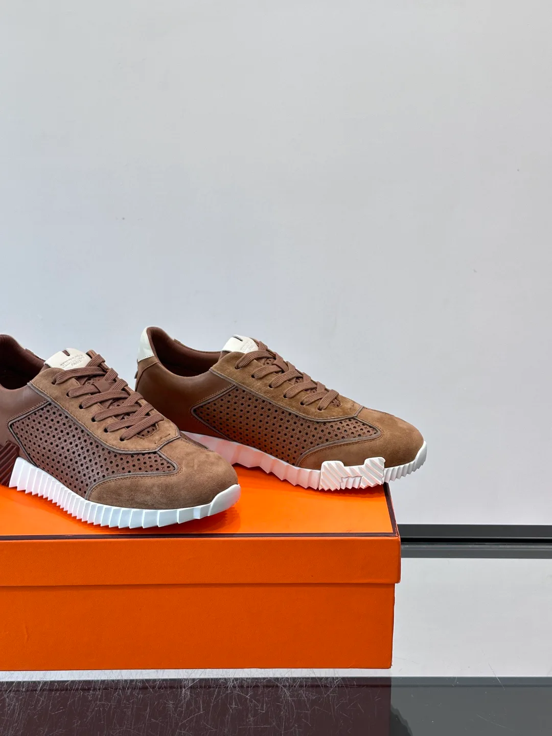 Women's Sneakers HERMES 18118571