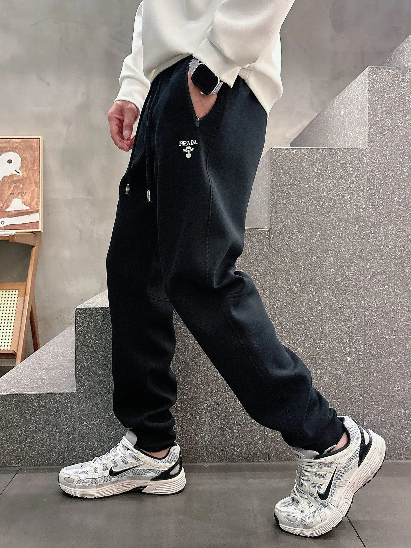 Брюки Мужские Prada 18596836