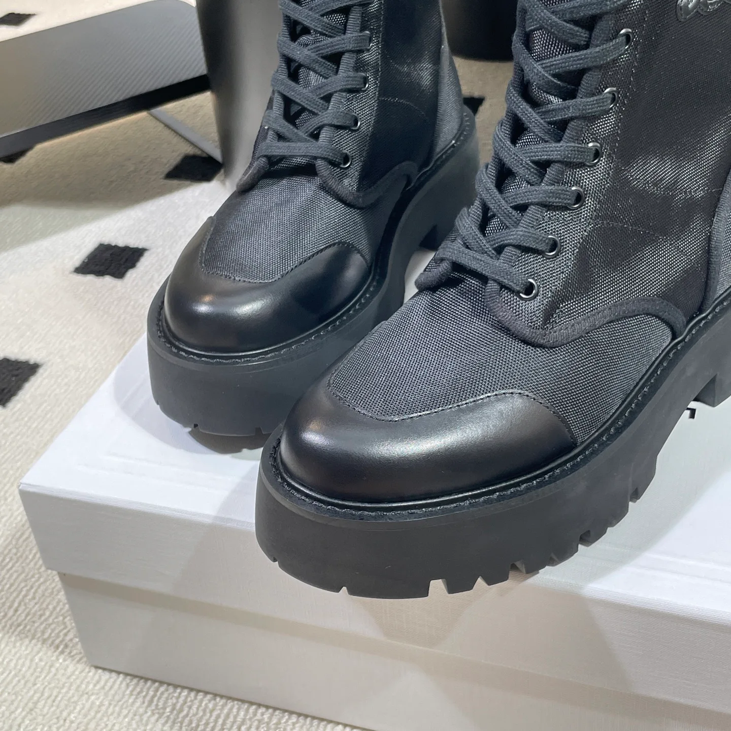 Women's Ankle Boots CELINE 18041639